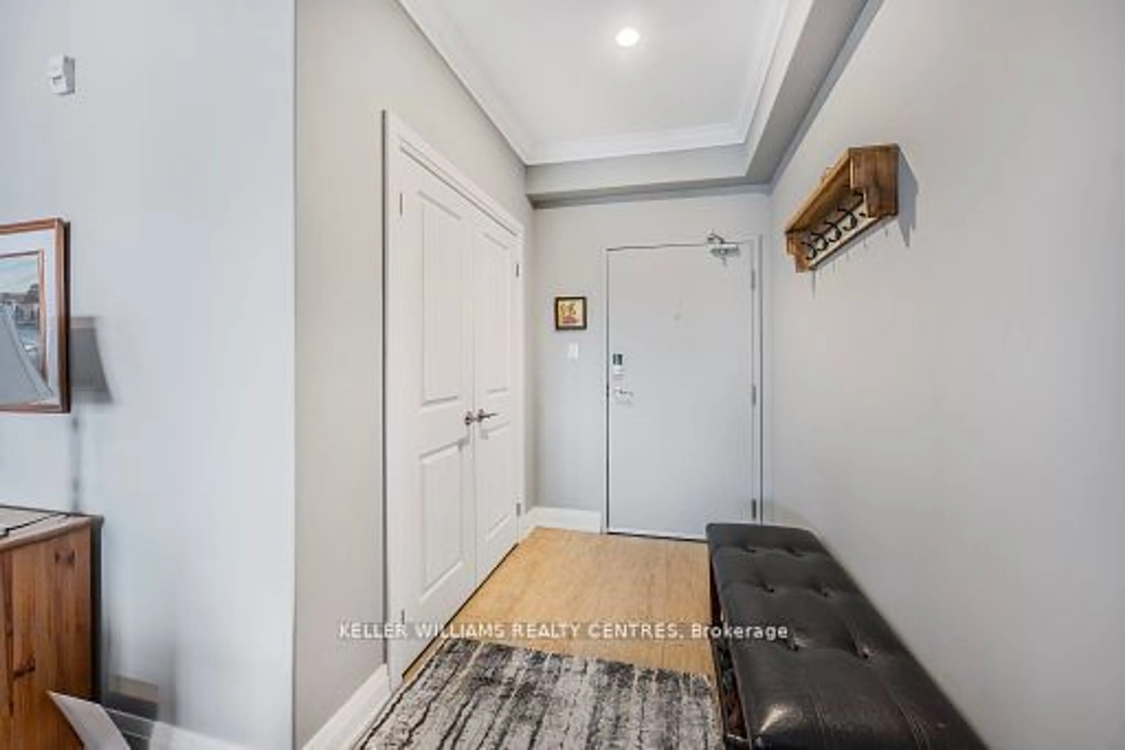 Indoor entryway for 306 Essa Rd #401, Barrie Ontario L9J 0H5