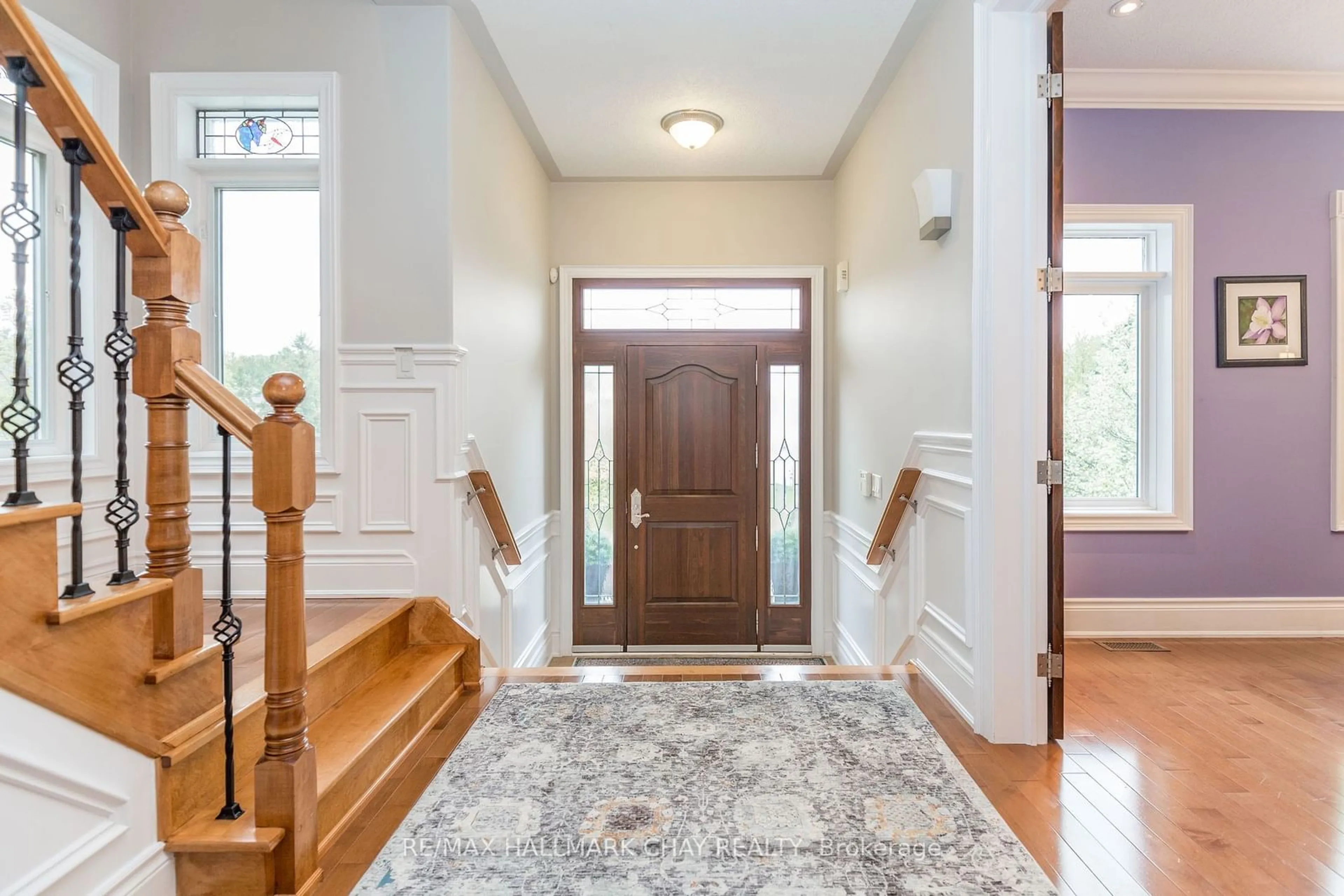 Indoor entryway for 6 Orsi Crt, Barrie Ontario L4N 0C7