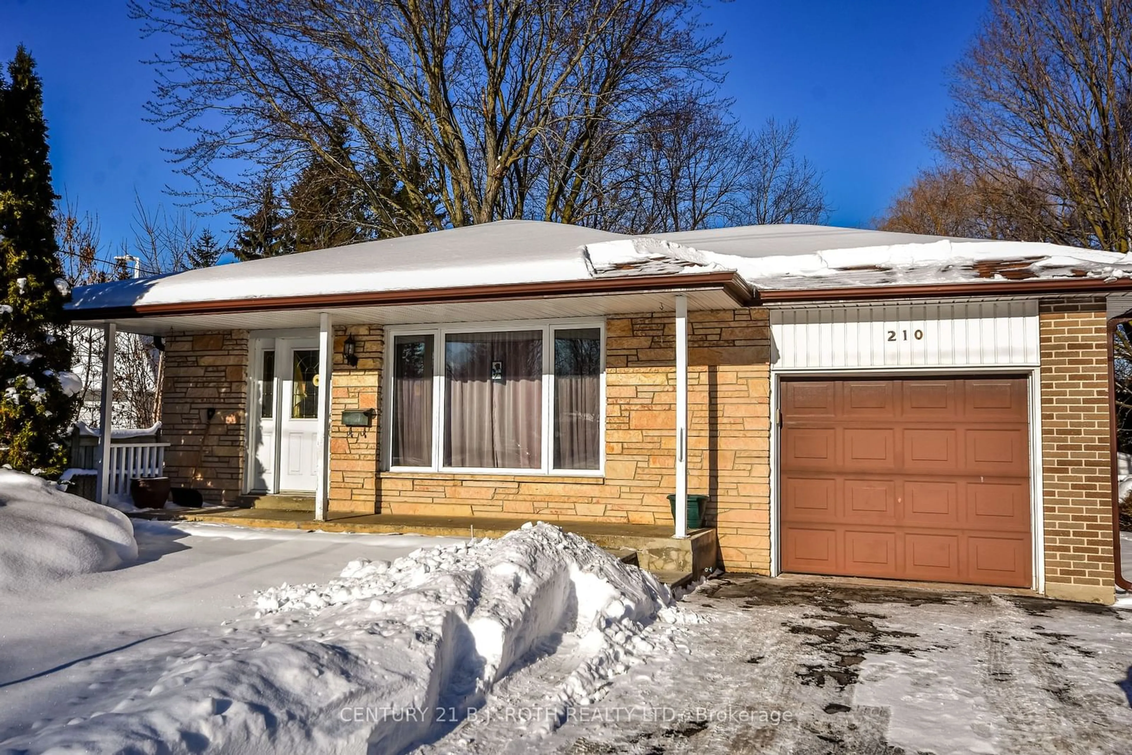 Home with brick exterior material, street for 210 Grove St, Barrie Ontario L4M 2P9