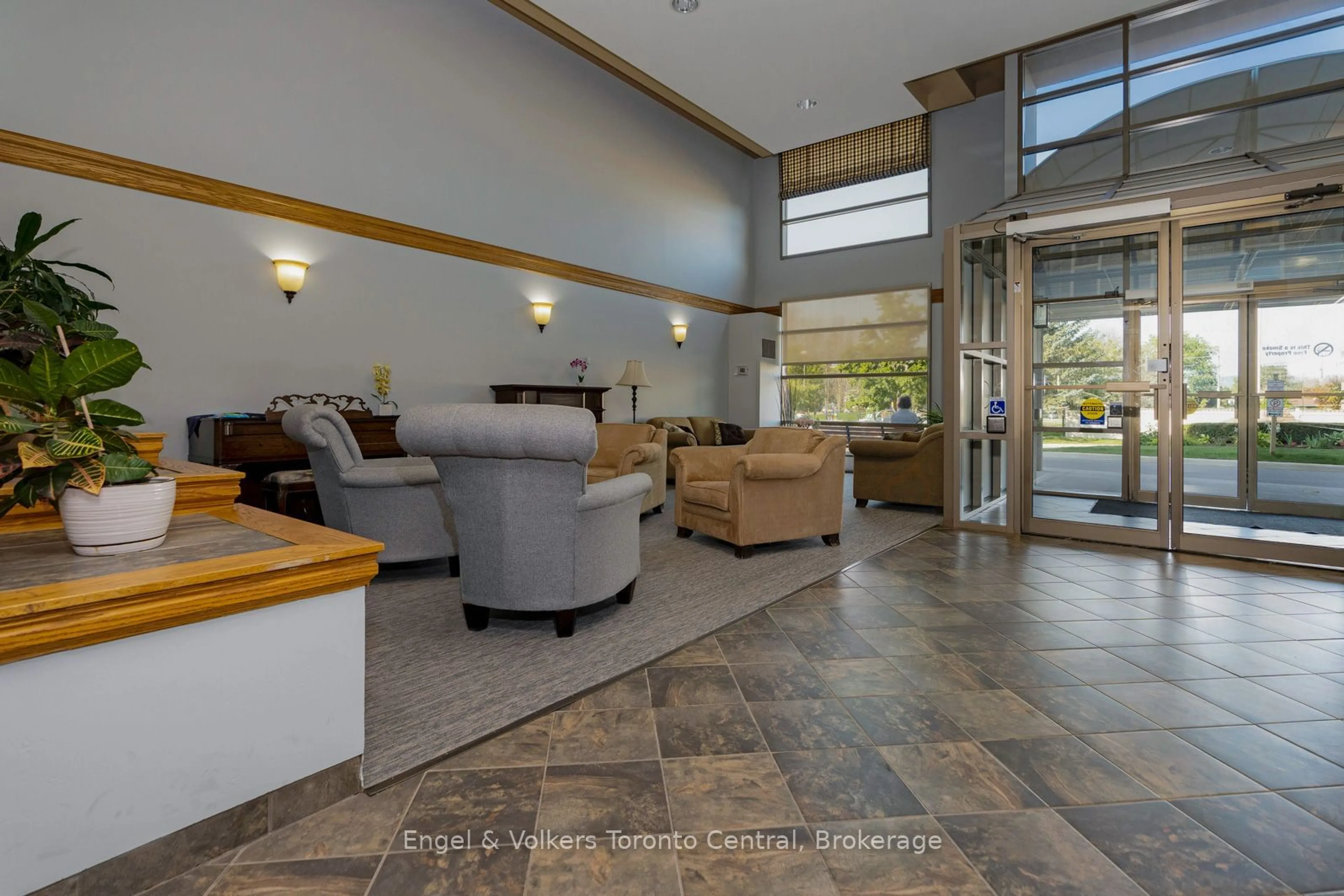 Lobby for 172 Eighth St #507, Collingwood Ontario L9Y 4T2