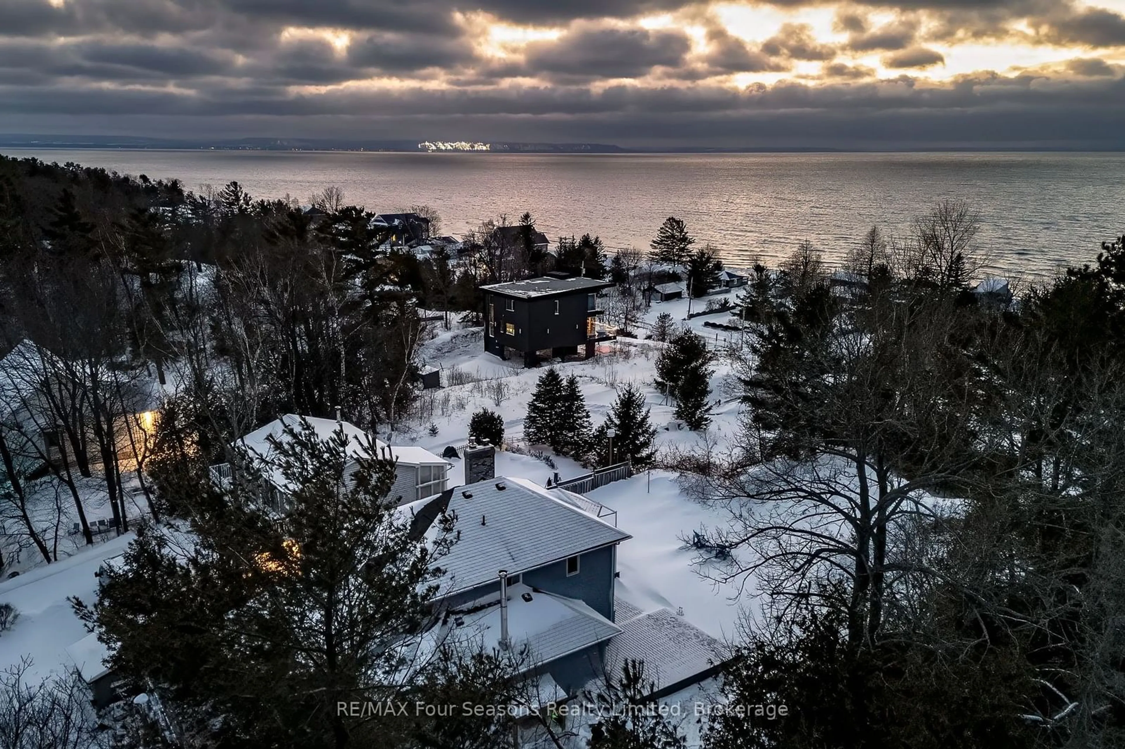 A pic from outside/outdoor area/front of a property/back of a property/a pic from drone, water/lake/river/ocean view for 8 GLEN FOREST Tr, Tiny Ontario L0L 2T0