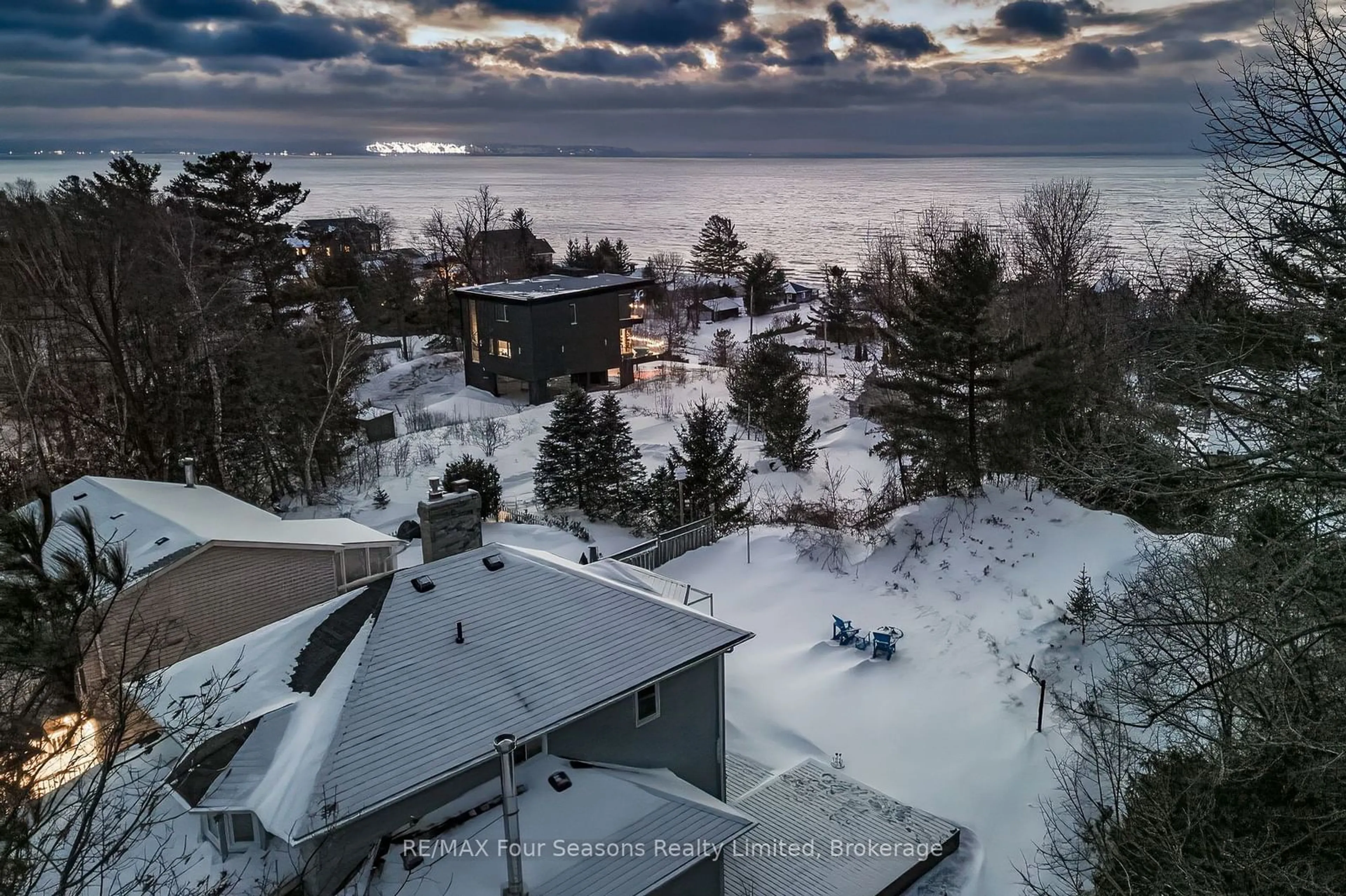 A pic from outside/outdoor area/front of a property/back of a property/a pic from drone, water/lake/river/ocean view for 8 GLEN FOREST Tr, Tiny Ontario L0L 2T0