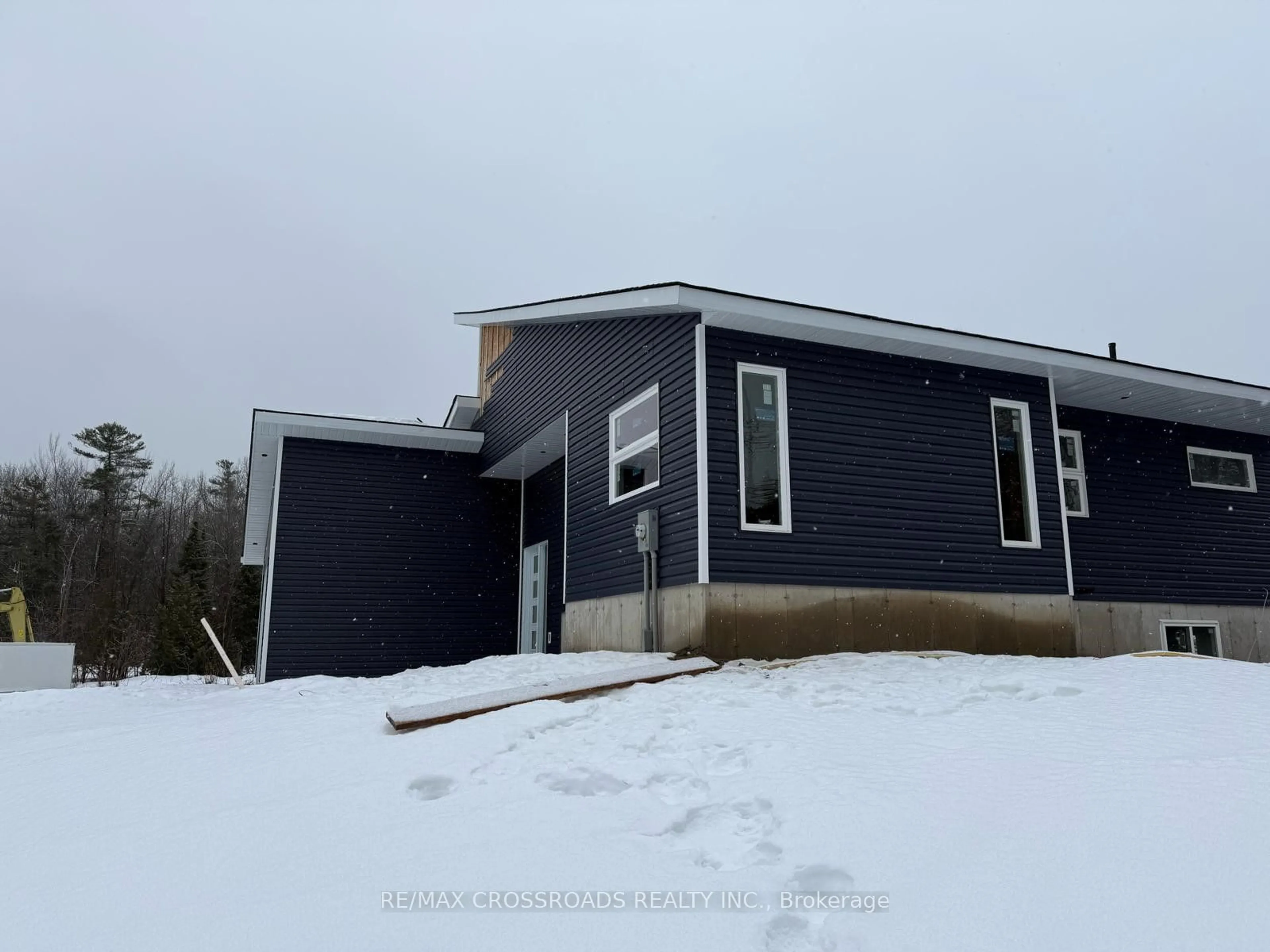 Home with vinyl exterior material, building for 180 Forest Harbour Pkwy, Tay Ontario L0K 2A0