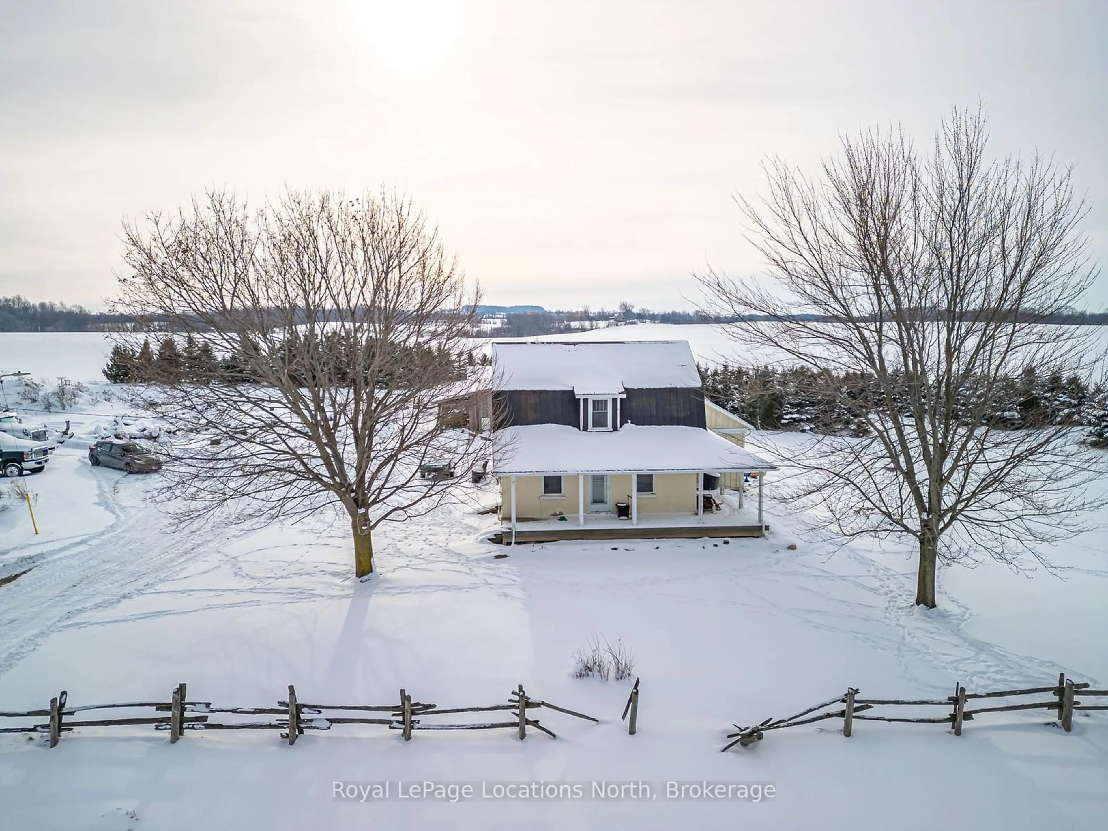 A pic from outside/outdoor area/front of a property/back of a property/a pic from drone, unknown for 7149 21 22 Nottawasaga Side Rd, Clearview Ontario L0M 1G0