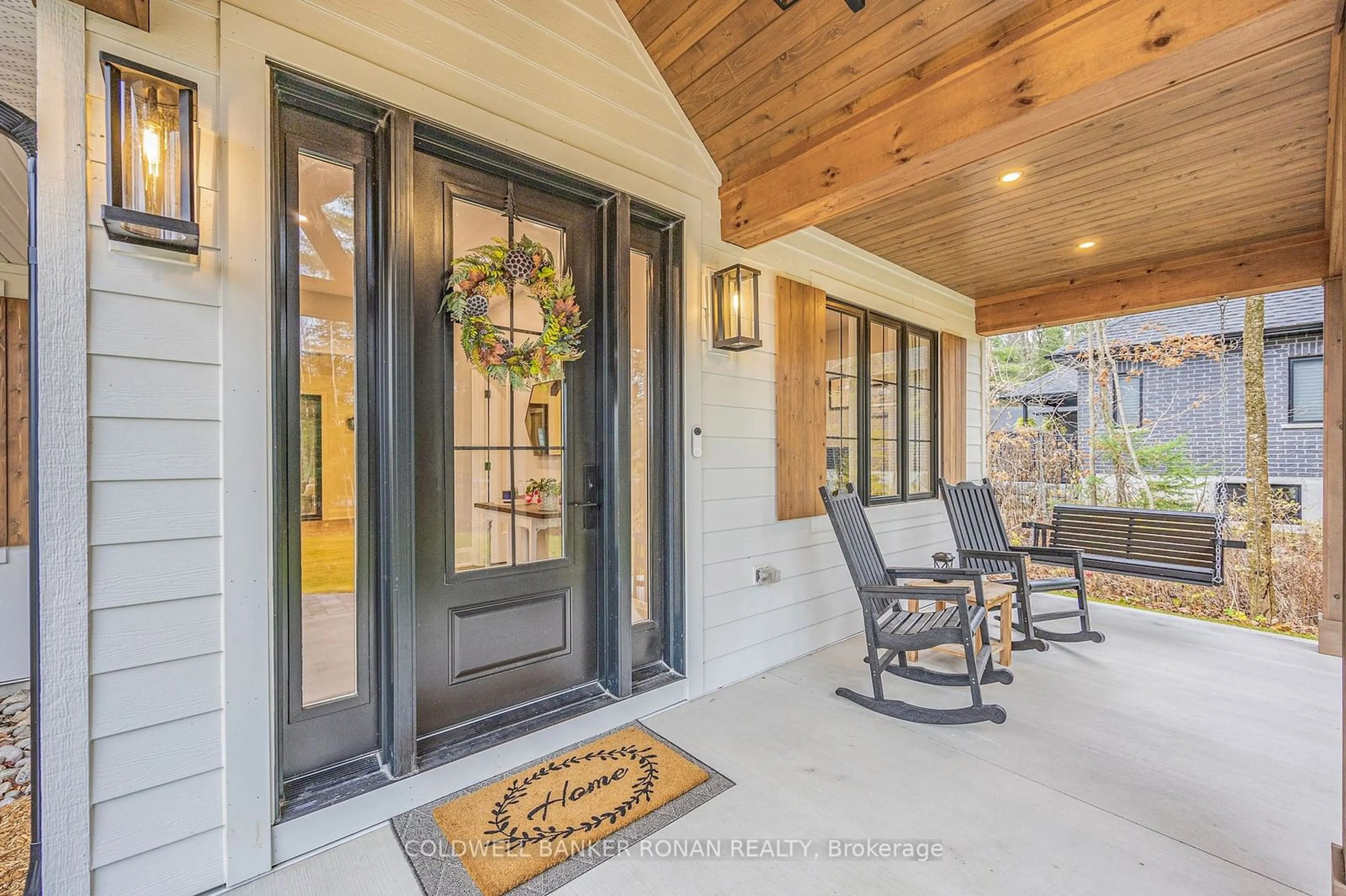 Indoor entryway for 56 Marni Lane, Springwater Ontario L0L 2K0