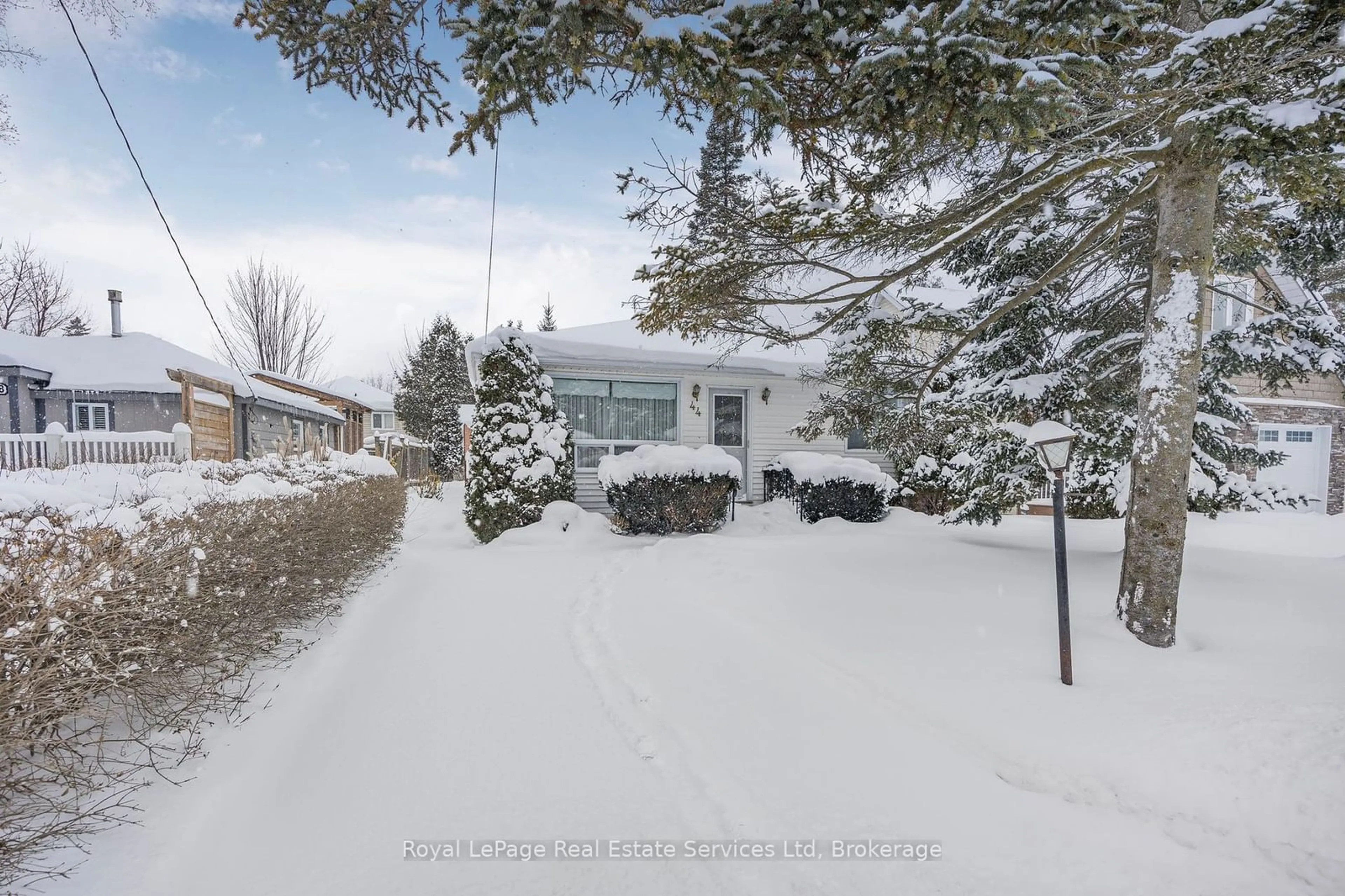 Unknown for 44 69TH St, Wasaga Beach Ontario L9Z 1T9