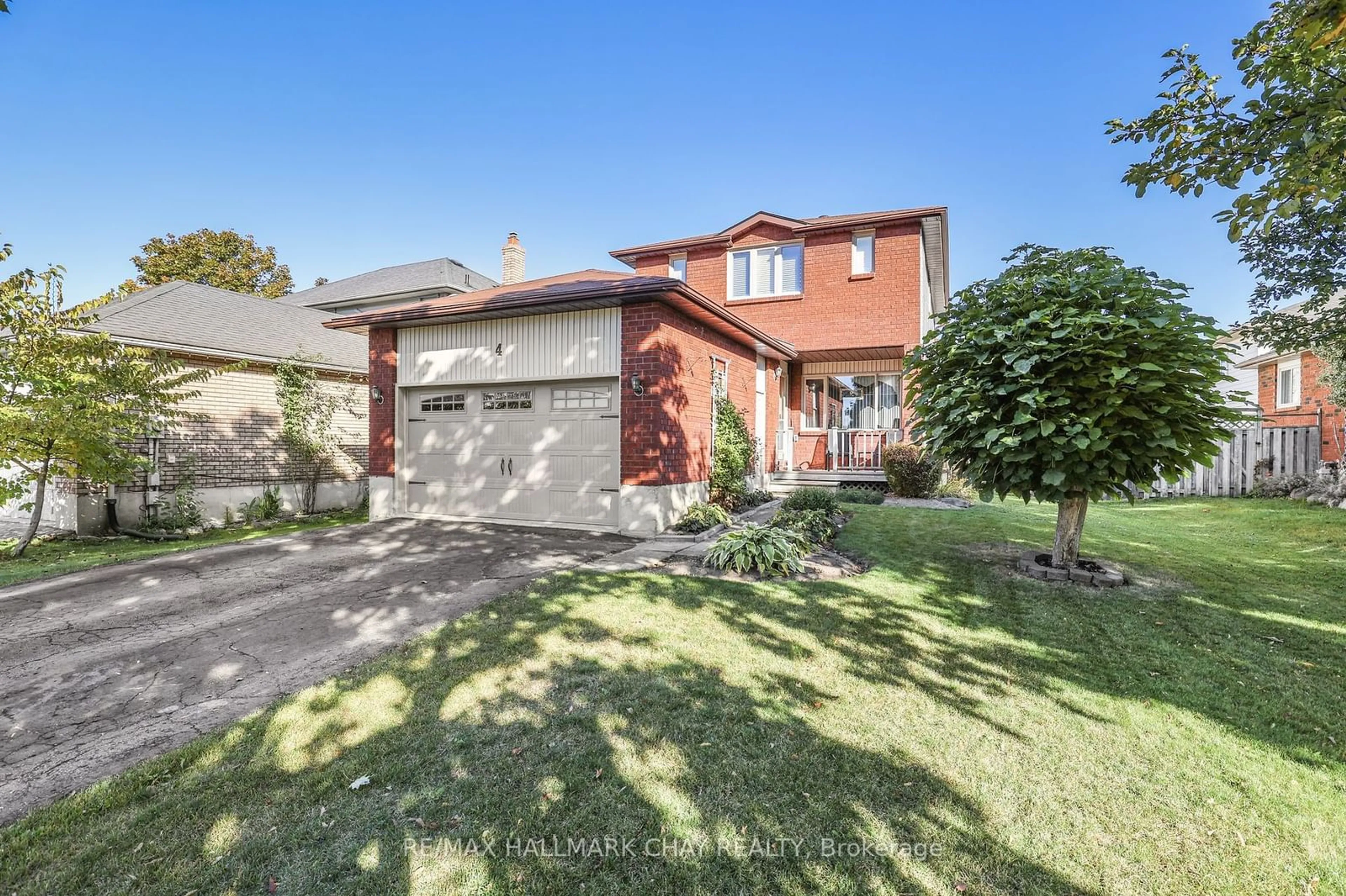 Home with brick exterior material, street for 4 Hopkins Rd, Barrie Ontario L4M 5Y2