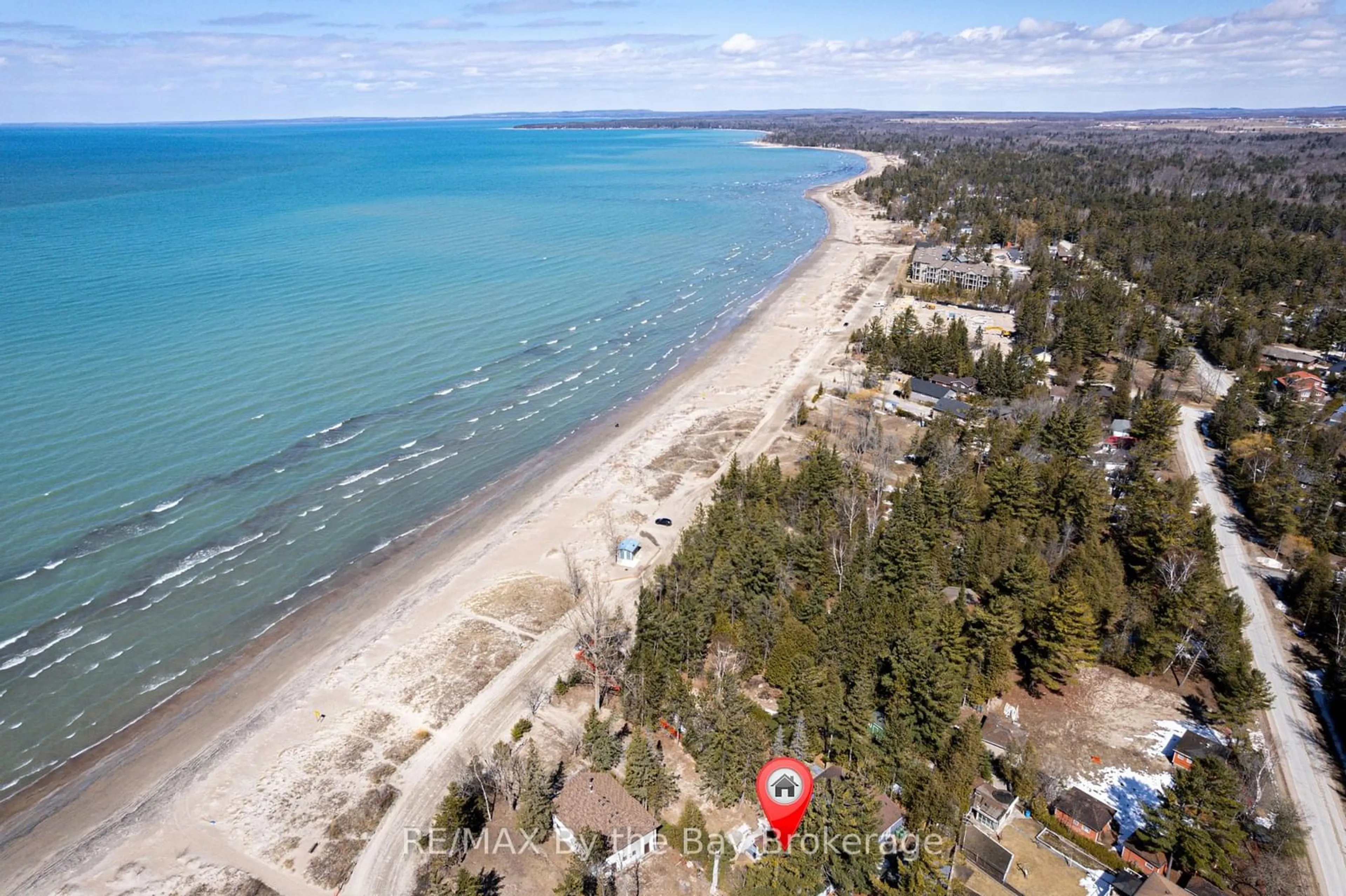 A pic from outside/outdoor area/front of a property/back of a property/a pic from drone, water/lake/river/ocean view for 278 COASTLINE Dr, Wasaga Beach Ontario L9Z 2M4