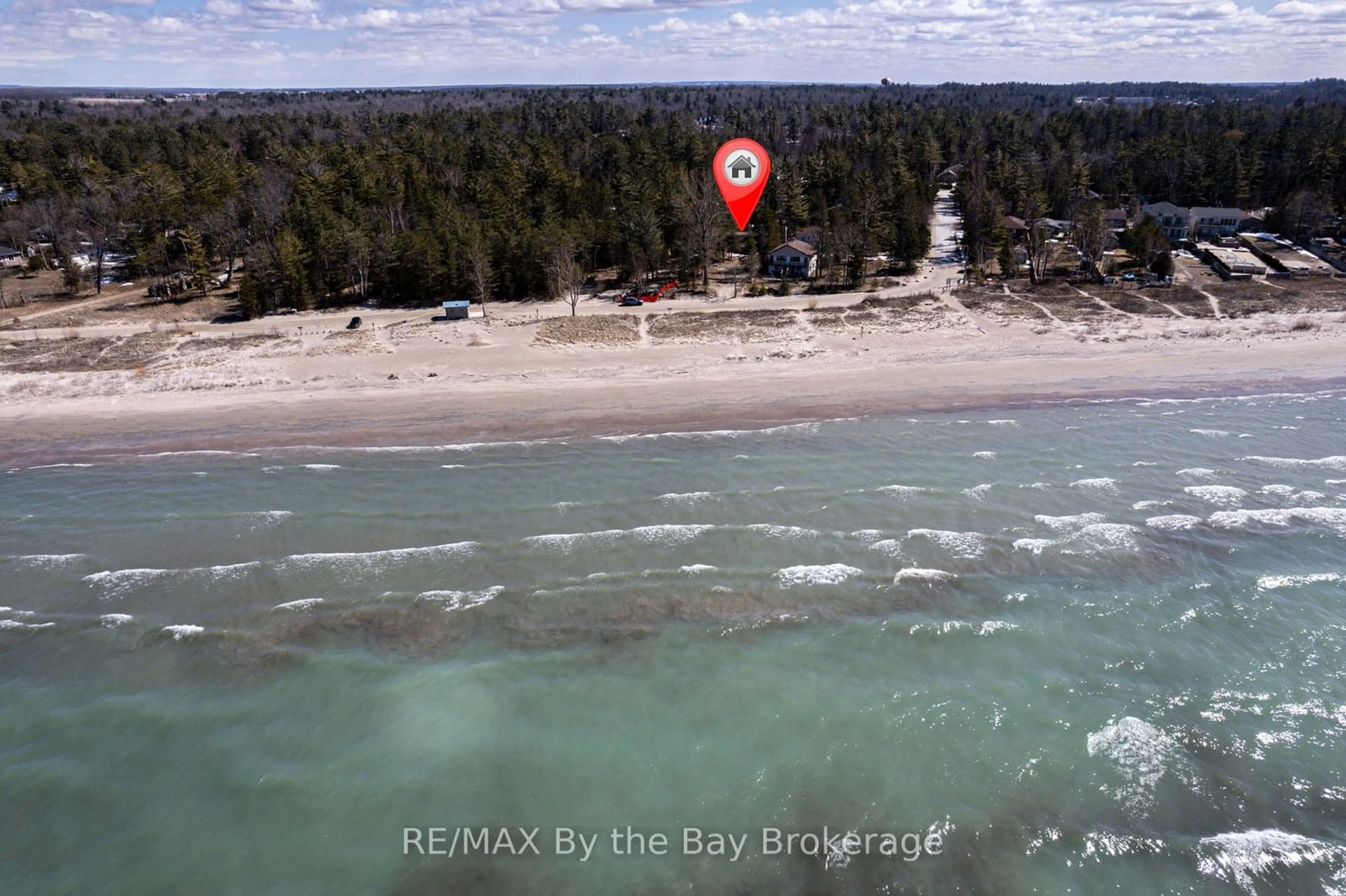 A pic from outside/outdoor area/front of a property/back of a property/a pic from drone, water/lake/river/ocean view for 278 COASTLINE Dr, Wasaga Beach Ontario L9Z 2M4