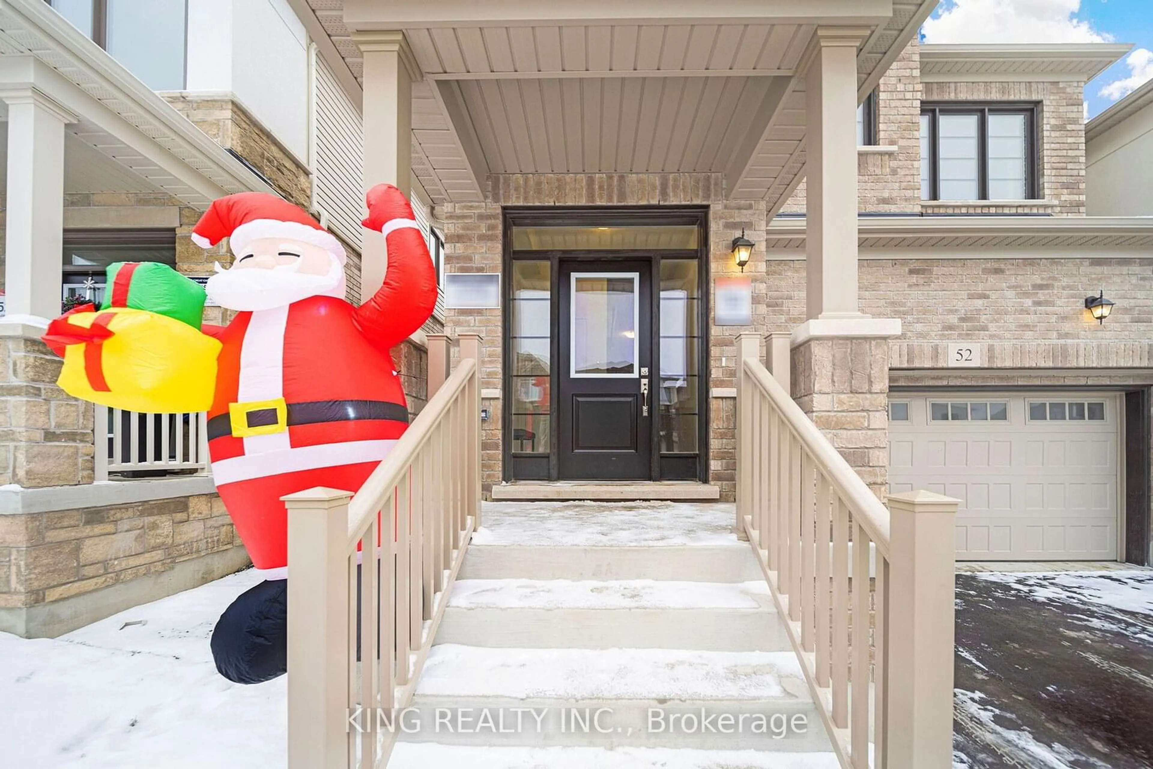 Indoor entryway for 52 Gemini Dr, Barrie Ontario L8J 0C3