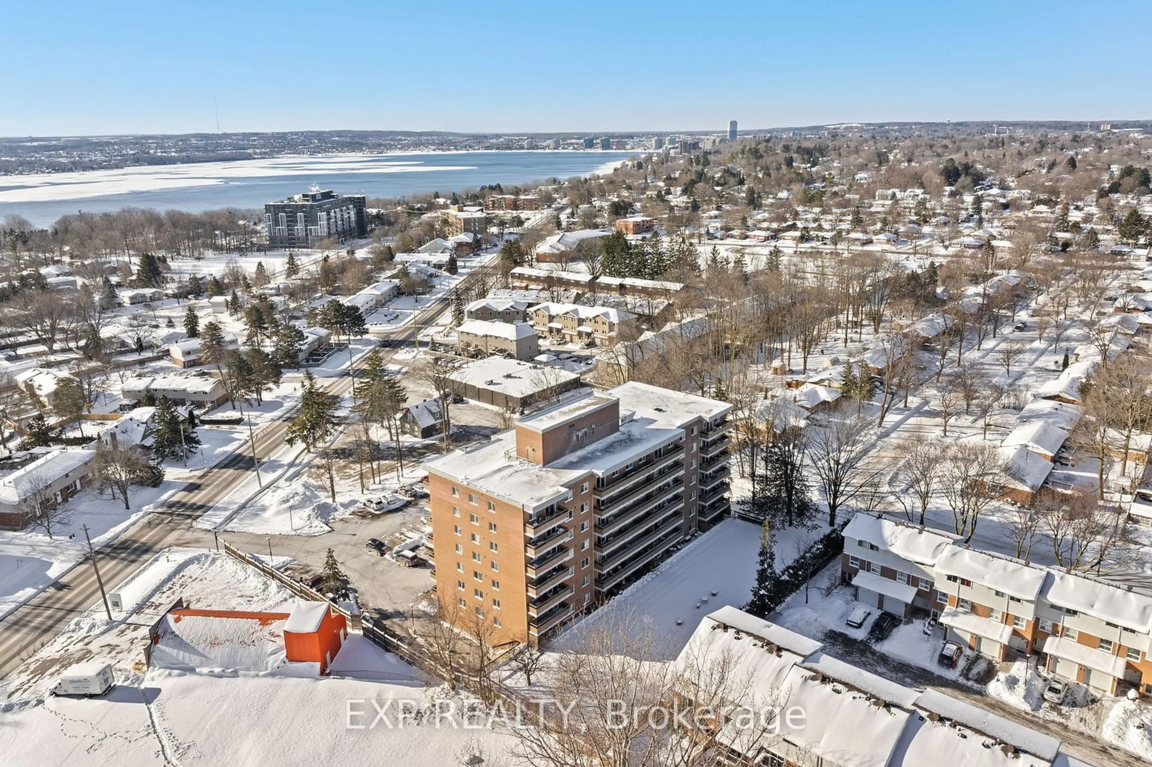 A pic from outside/outdoor area/front of a property/back of a property/a pic from drone, city buildings view from balcony for 414 Blake St #506, Barrie Ontario L4M 5J7