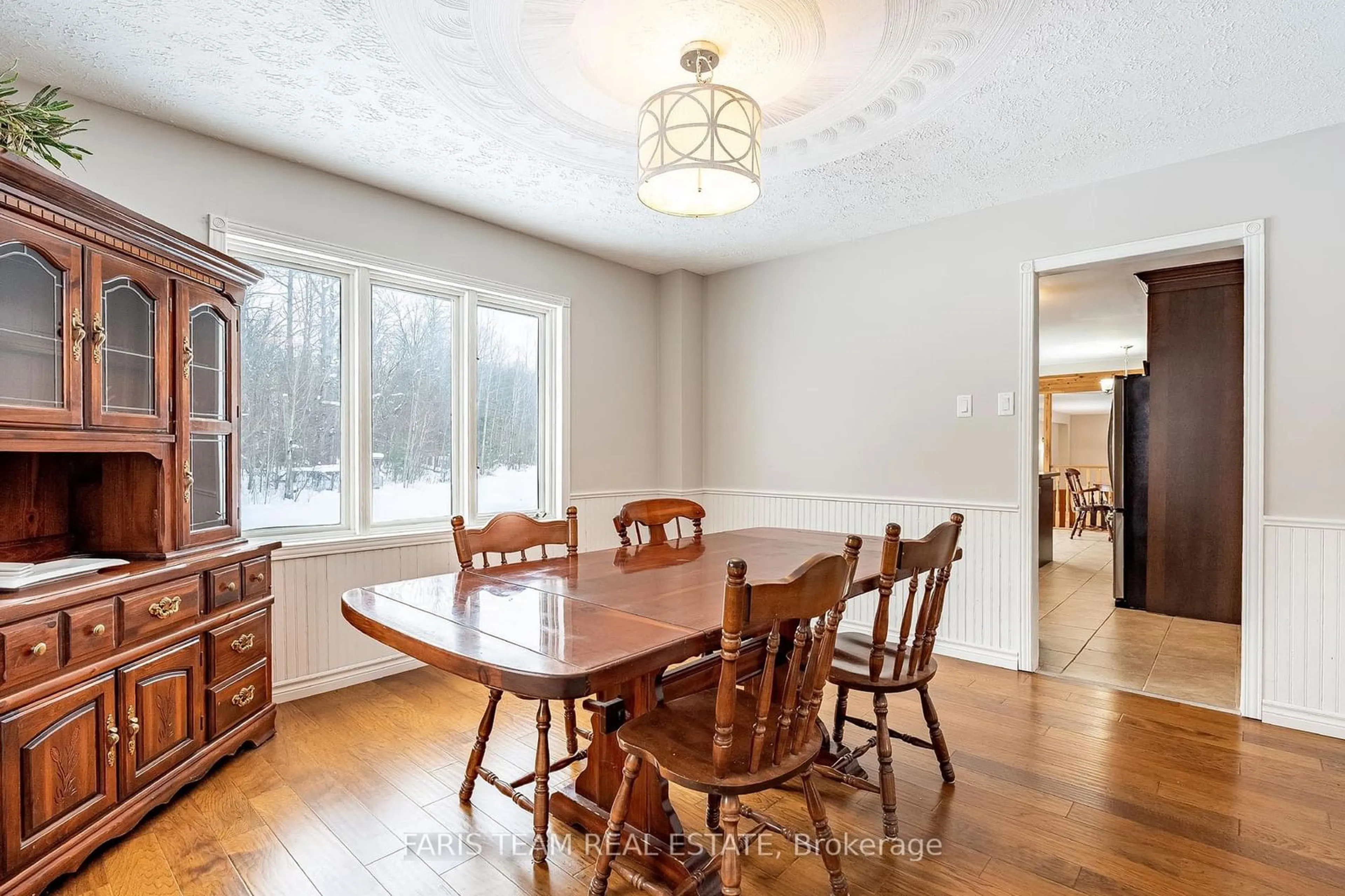 Dining room, wood/laminate floor for 3081 Hogback Rd, Clearview Ontario L0M 1N0