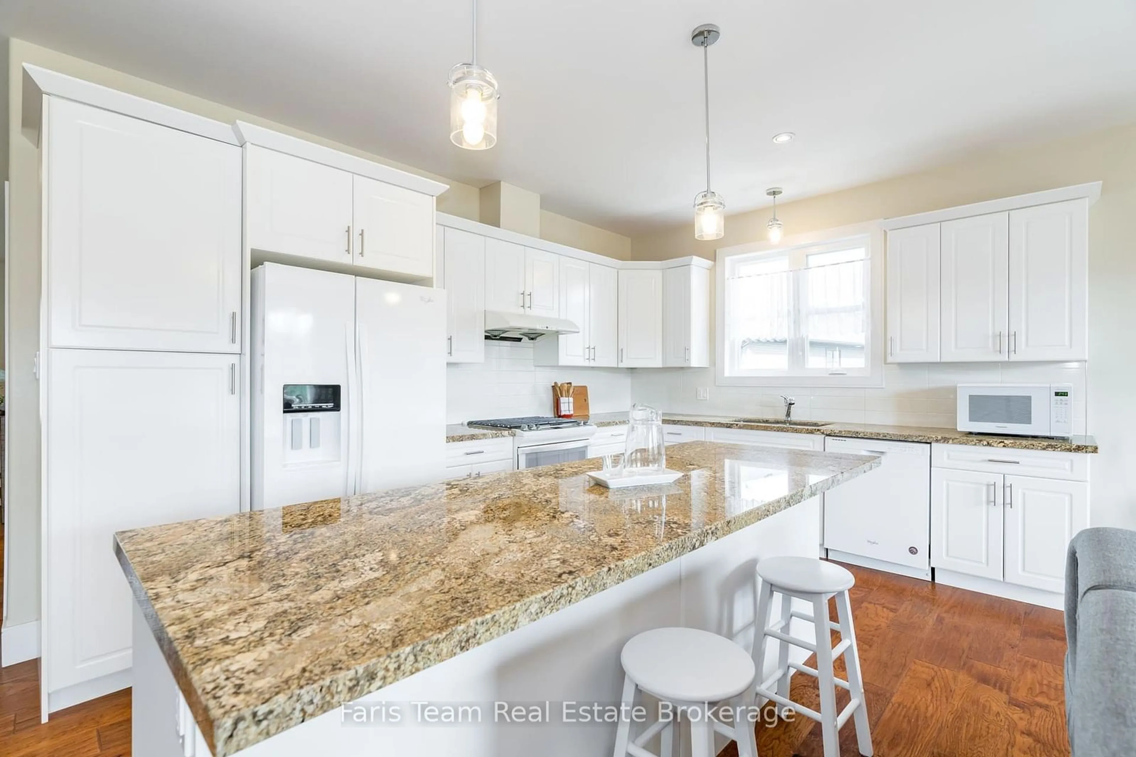 Open concept kitchen, ceramic/tile floor for 45 Betty Blvd, Wasaga Beach Ontario L9Z 2Y4