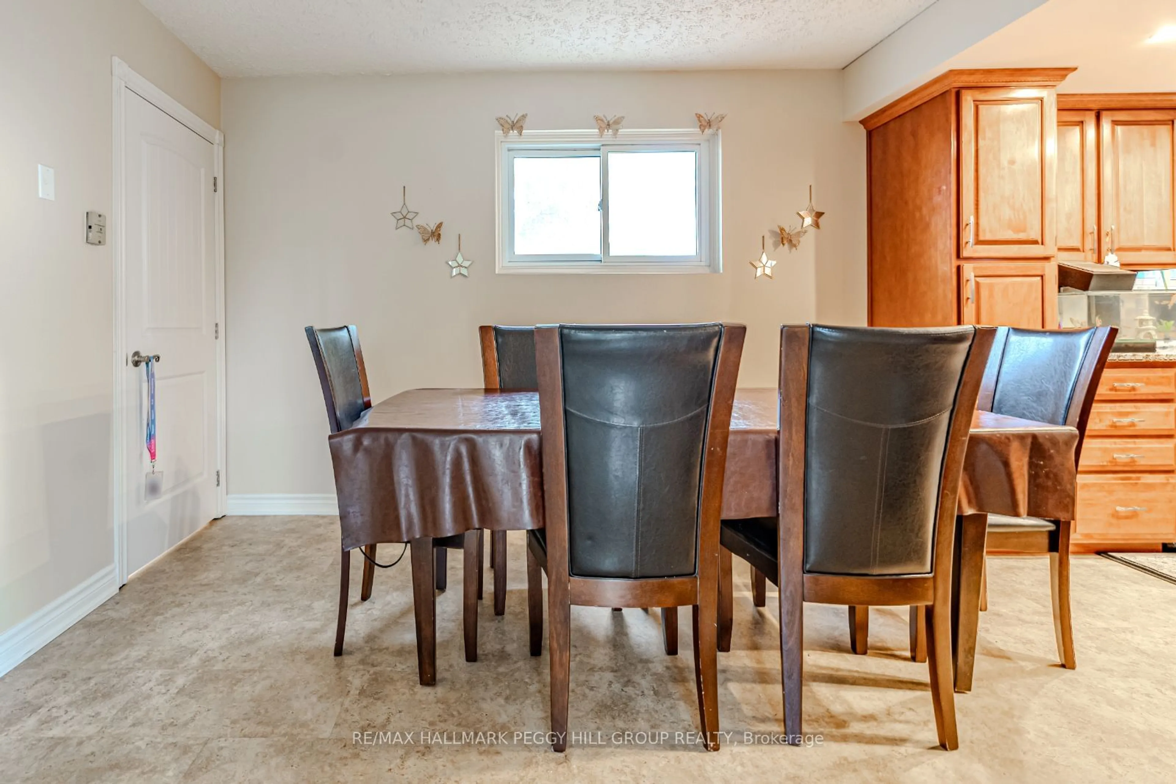 Dining room, unknown for 215 Phillips St, Barrie Ontario L4N 3V2