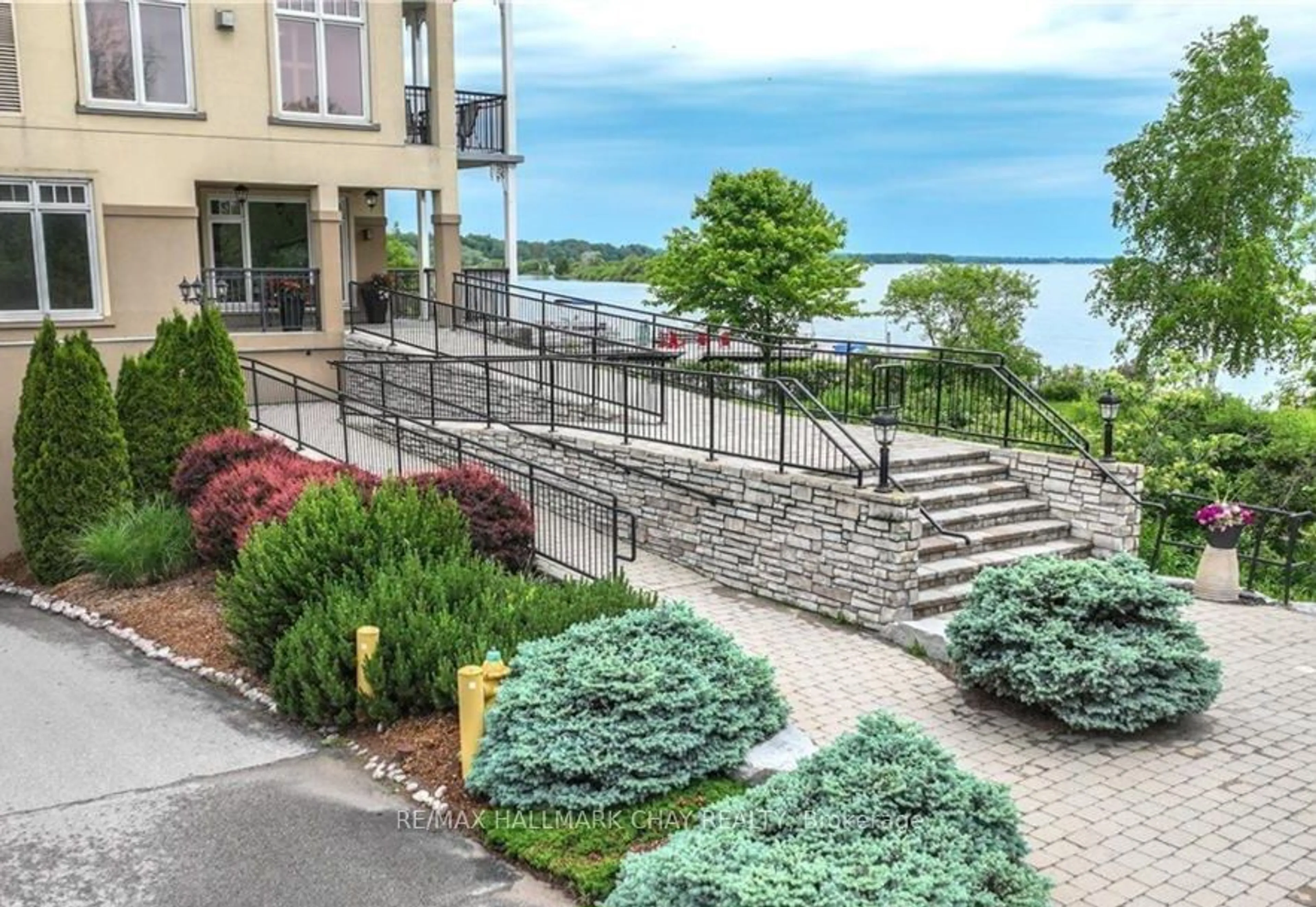 Patio, water/lake/river/ocean view for 140 Cedar Island Rd #112, Orillia Ontario L3V 1T1