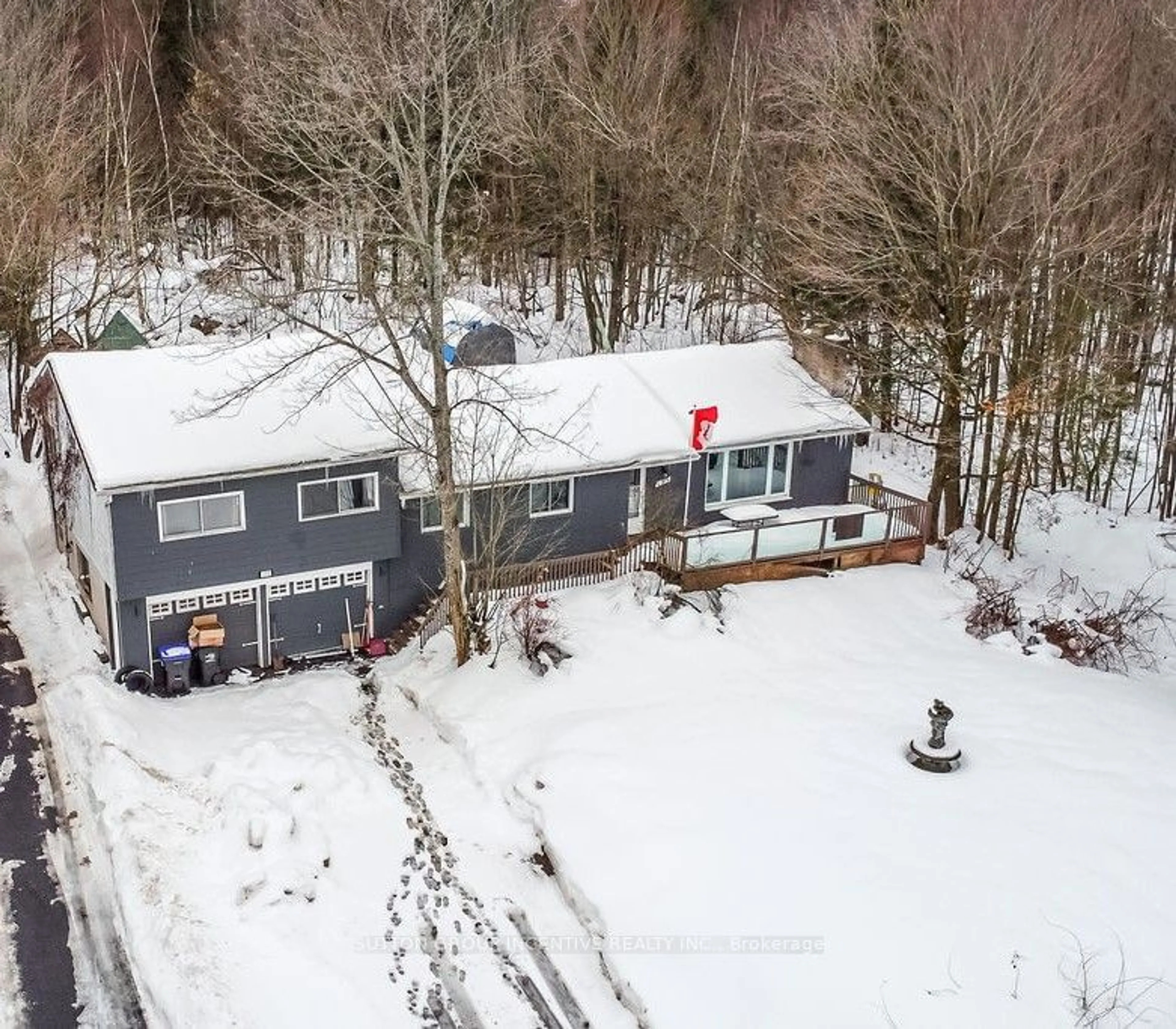 A pic from outside/outdoor area/front of a property/back of a property/a pic from drone, unknown for 195 Bayview Ave, Tay Ontario L0K 1R0