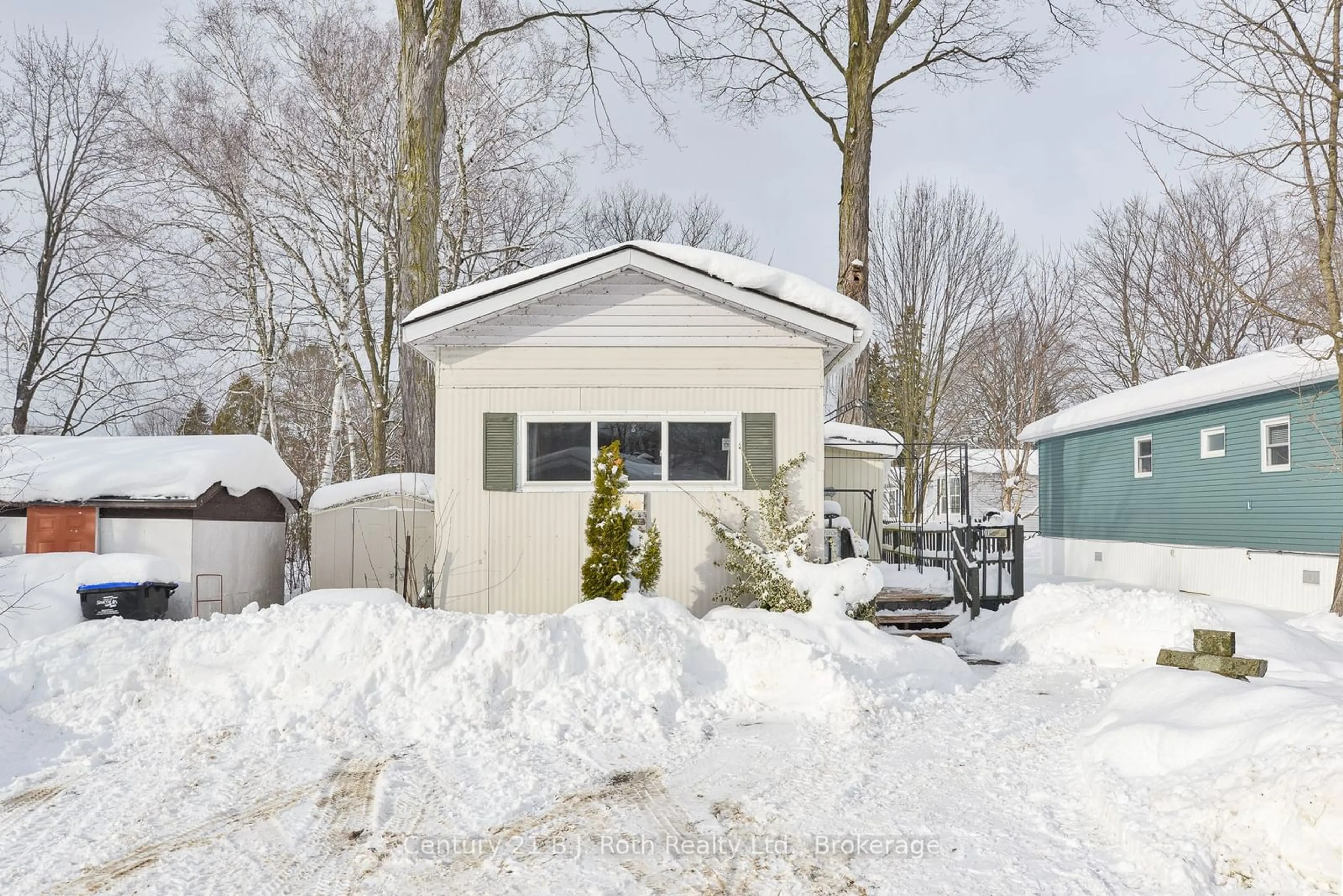 Shed for 580 West St #101, Orillia Ontario L3V 6L8