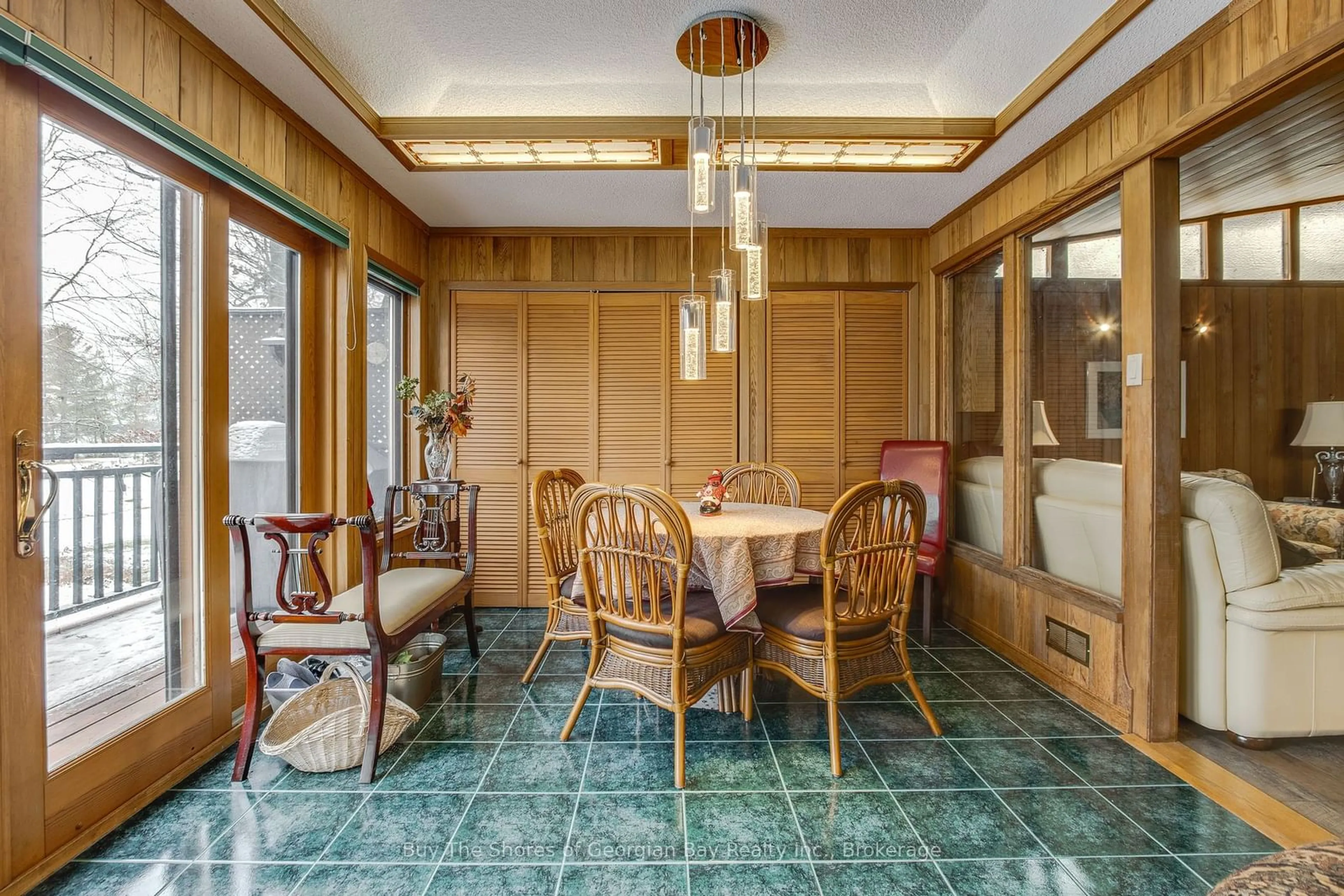 Dining room, ceramic/tile floor for 38 Forest Harbour Pkwy, Tay Ontario L0K 2C0