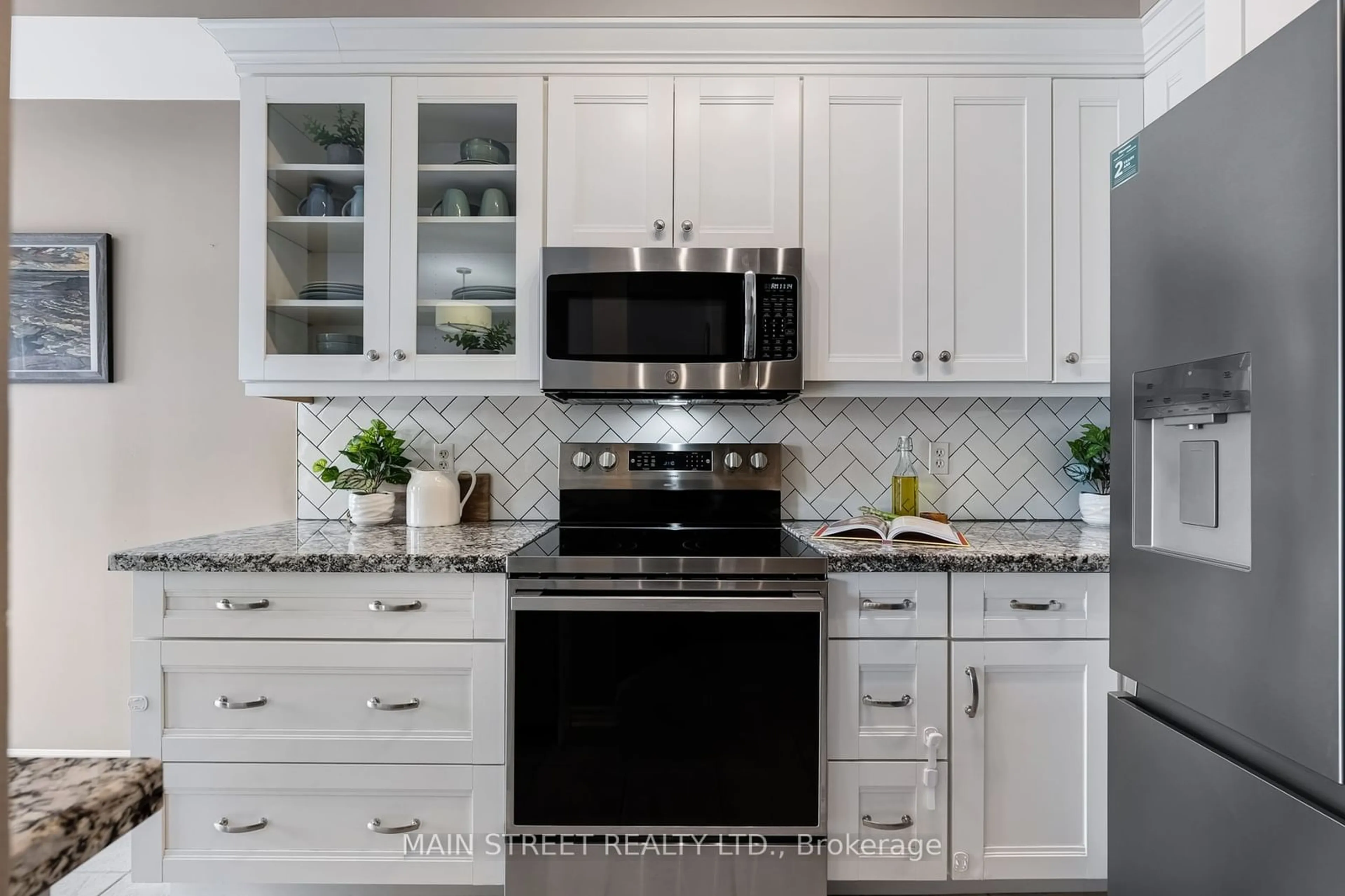 Contemporary kitchen, ceramic/tile floor for 32 Arch Brown Crt, Barrie Ontario L4M 0C6