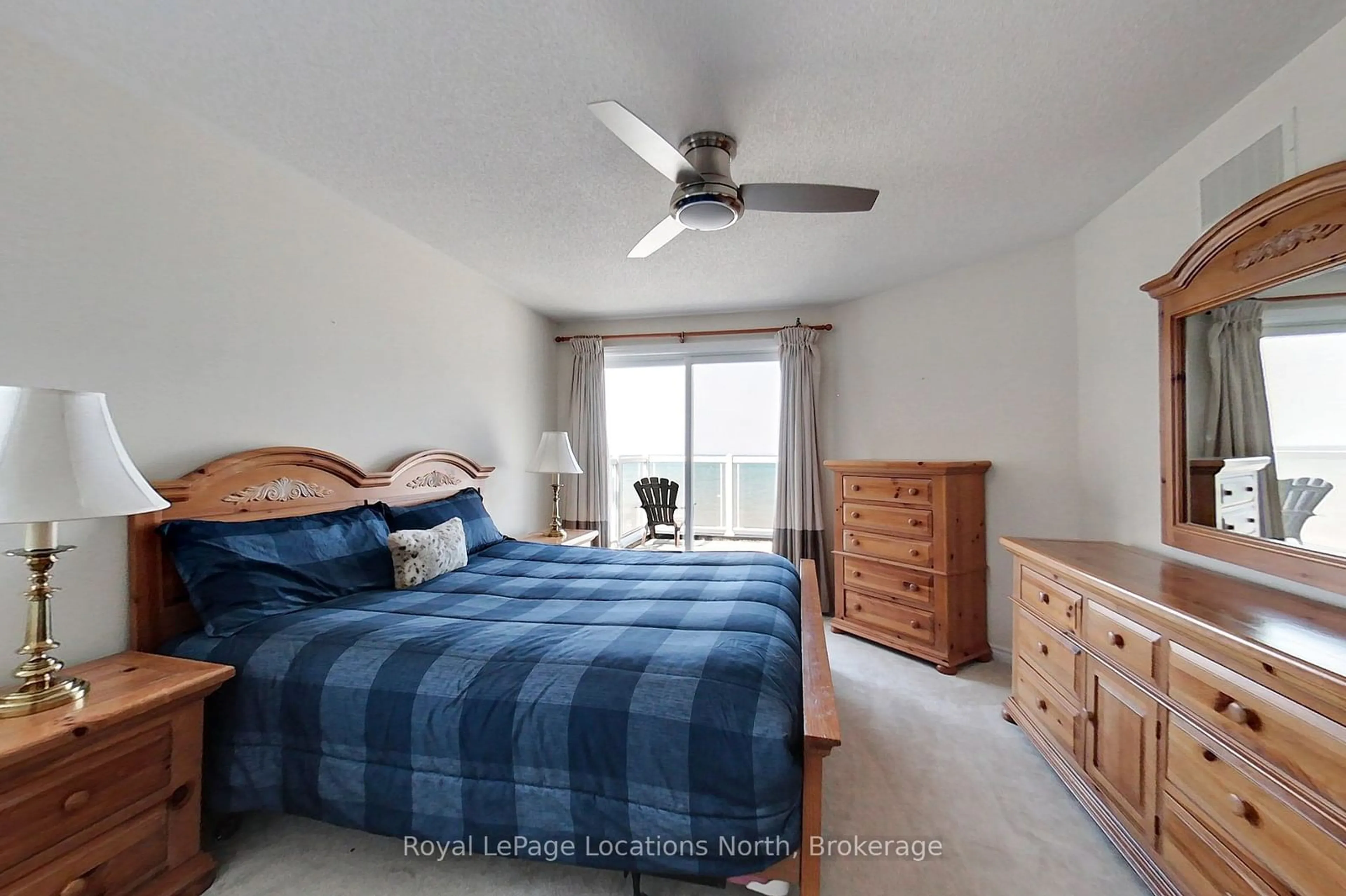 Bedroom with bed, unknown for 61 Waterview Rd, Wasaga Beach Ontario L9Z 0E9