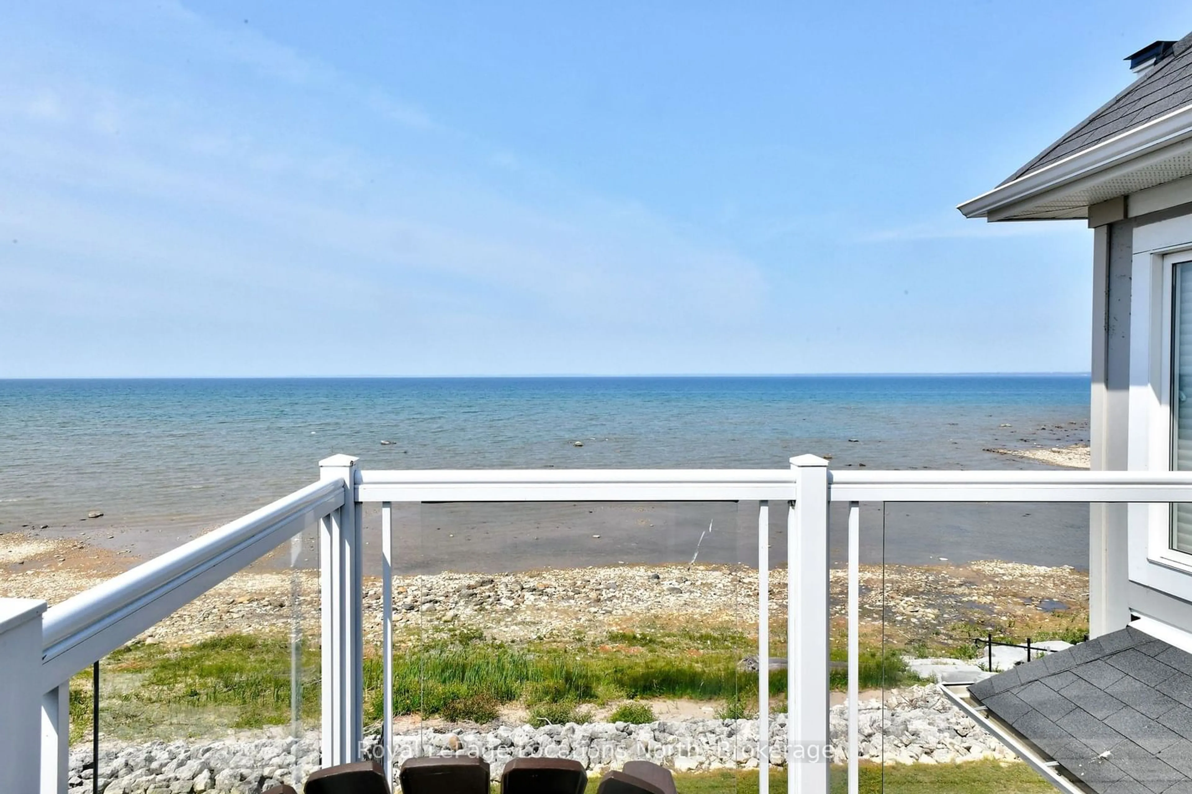 Balcony in the apartment, water/lake/river/ocean view for 61 Waterview Rd, Wasaga Beach Ontario L9Z 0E9