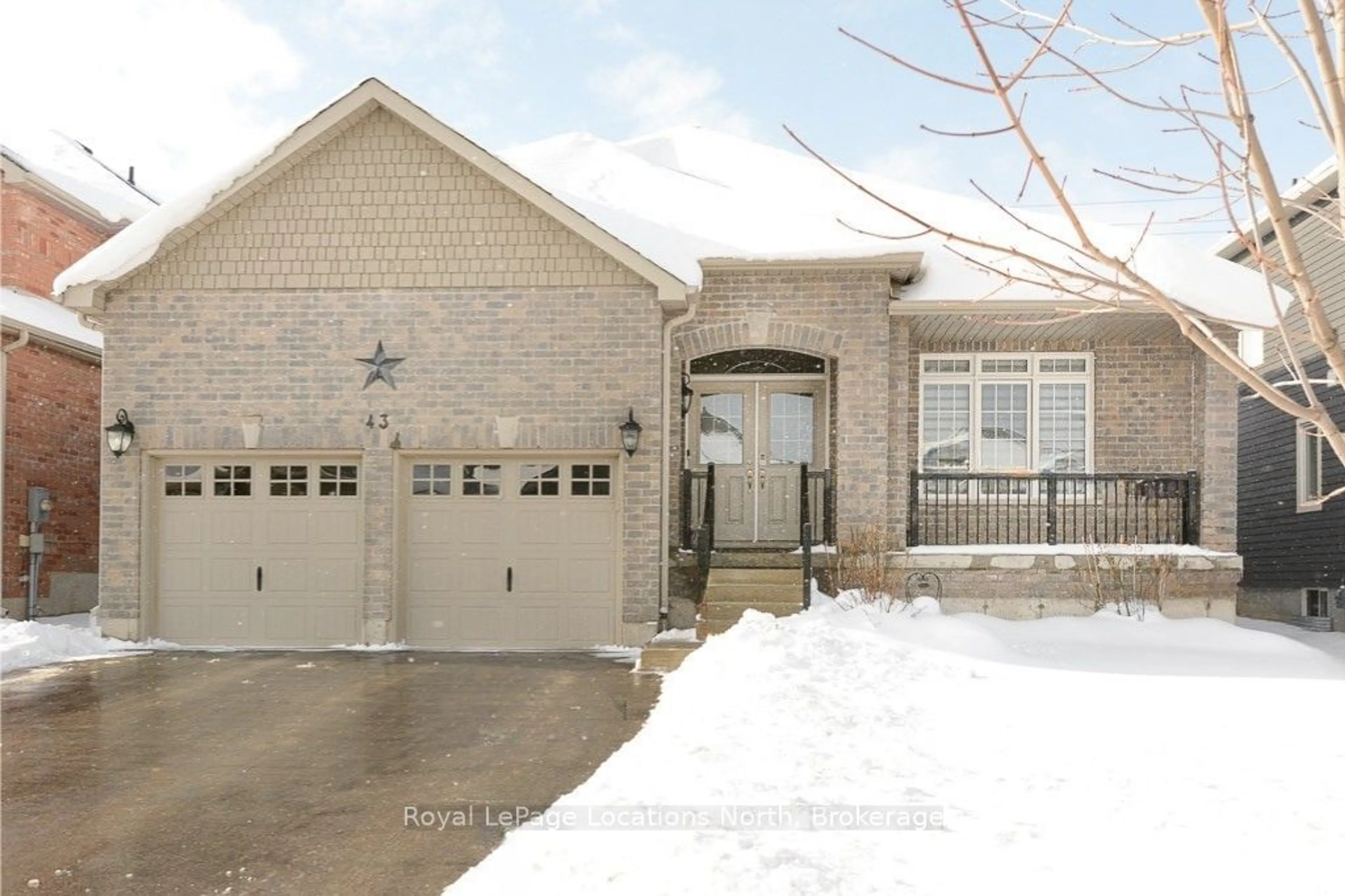 Home with brick exterior material, street for 43 Lockerbie Cres, Collingwood Ontario L9Y 0Y9