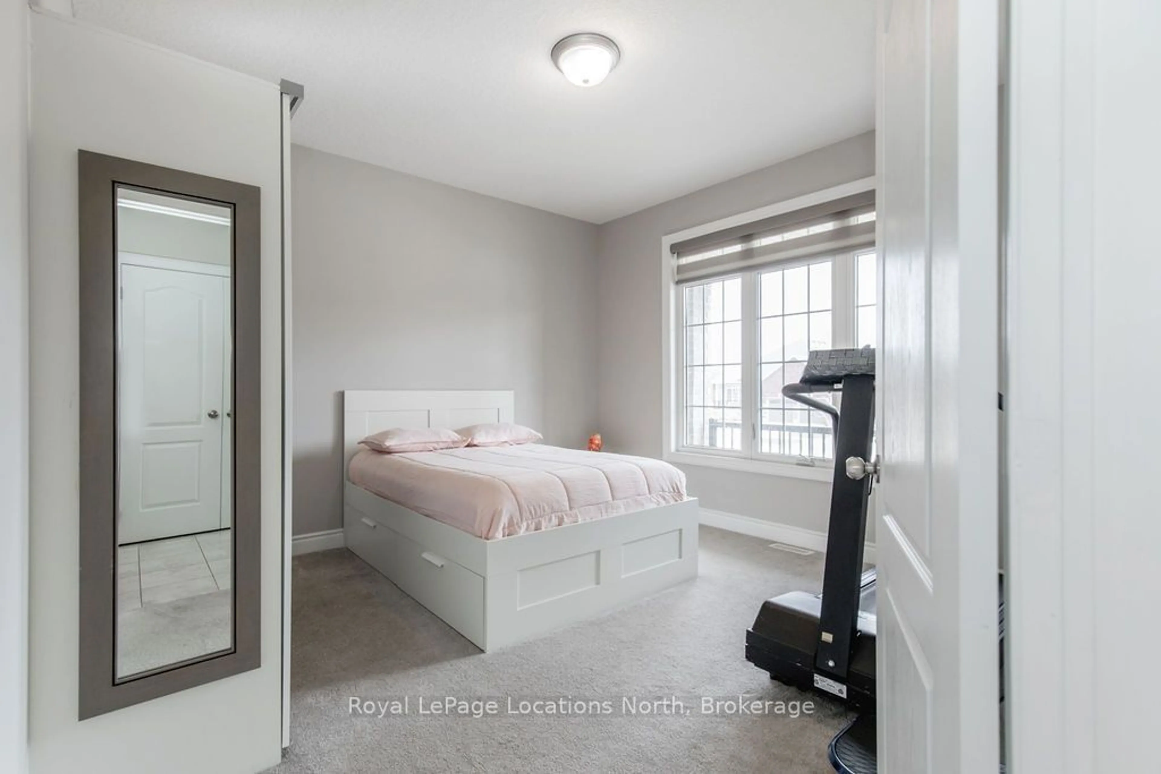 Bedroom with bed, unknown for 43 Lockerbie Cres, Collingwood Ontario L9Y 0Y9