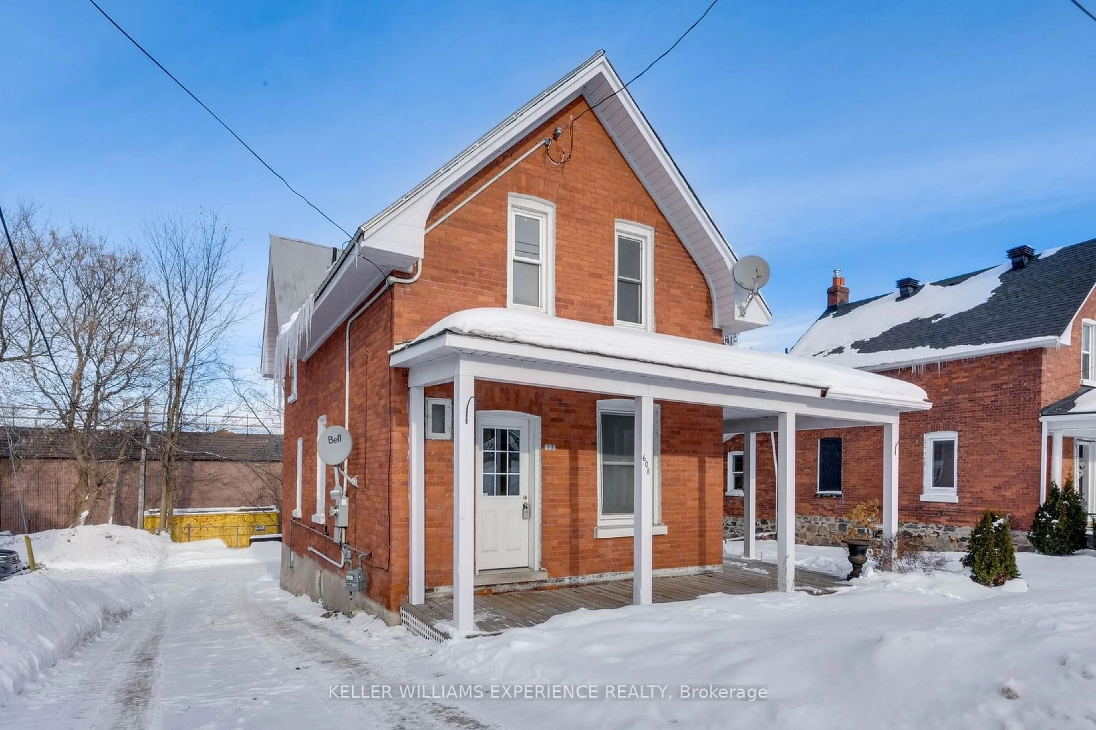 Home with brick exterior material, street for 608 Bay St, Midland Ontario L4R 1L6