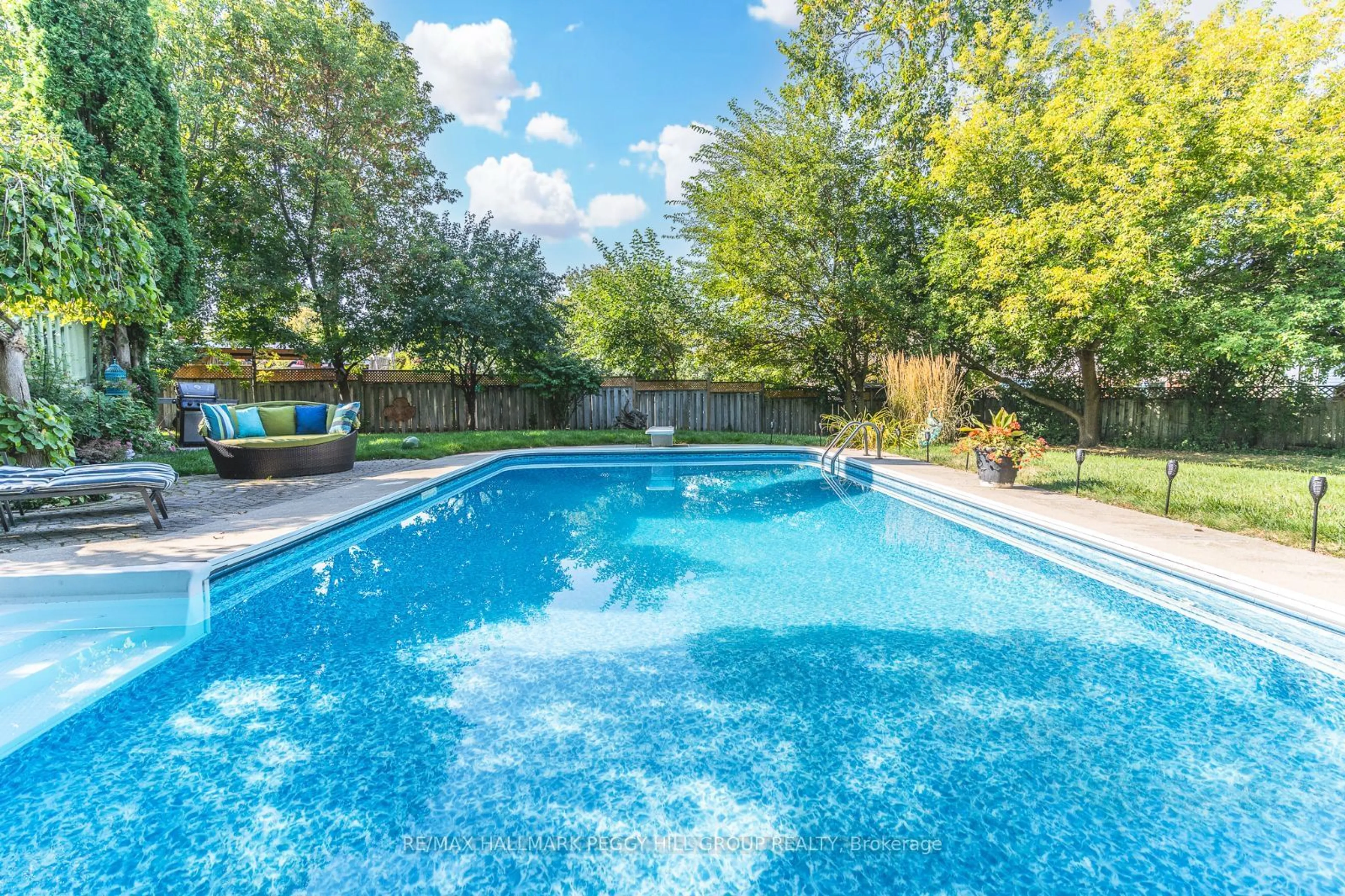 Pool for 34 Ward Dr, Barrie Ontario L4N 7N9