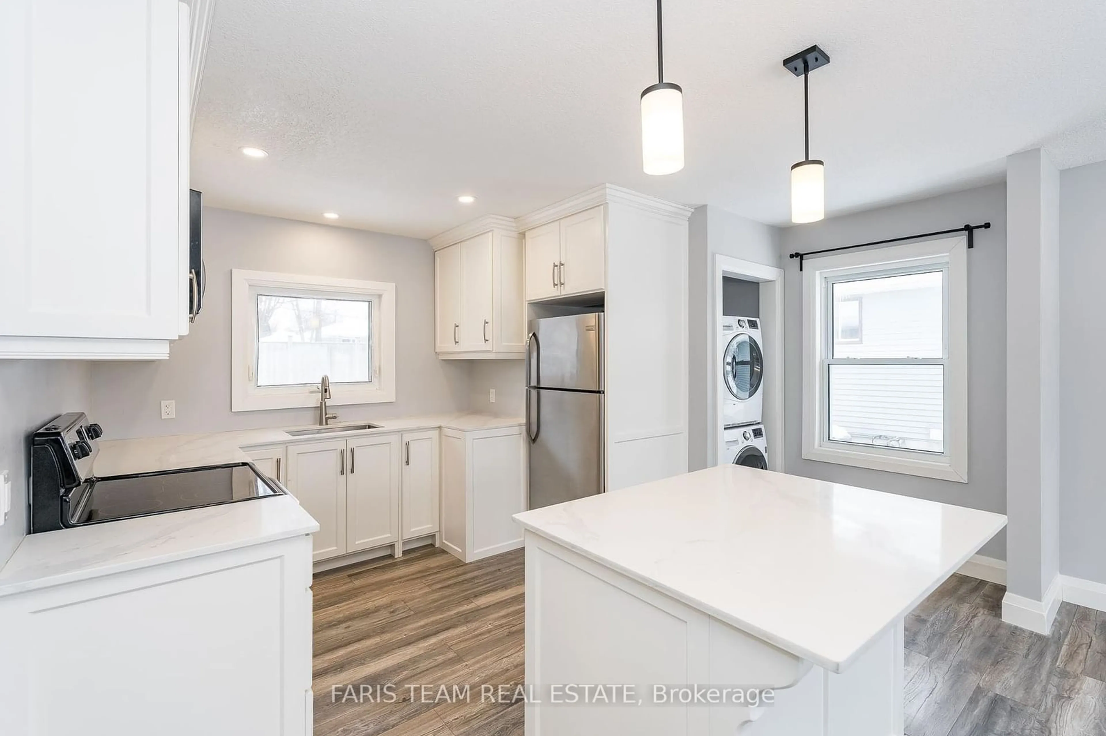 Open concept kitchen, unknown for 135 Gunn St, Barrie Ontario L4M 2H6