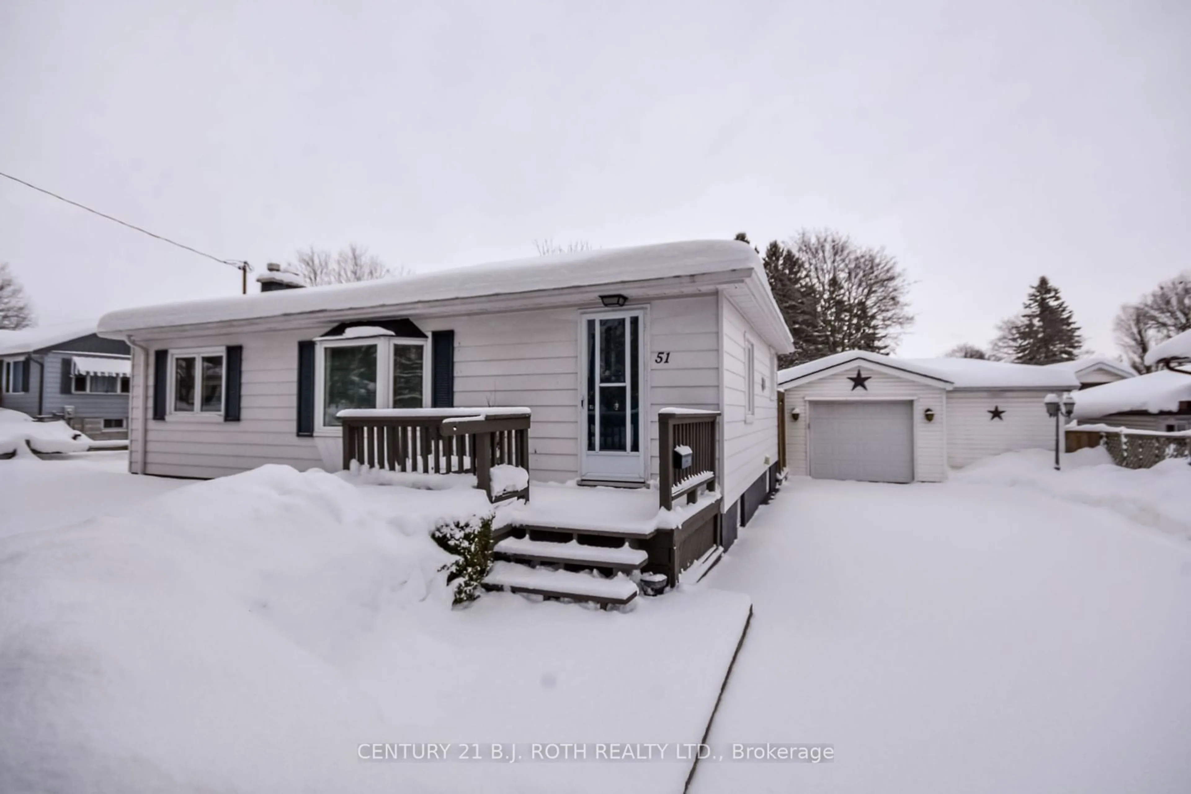 A pic from outside/outdoor area/front of a property/back of a property/a pic from drone, street for 51 Fittons Rd, Orillia Ontario L3V 3V1