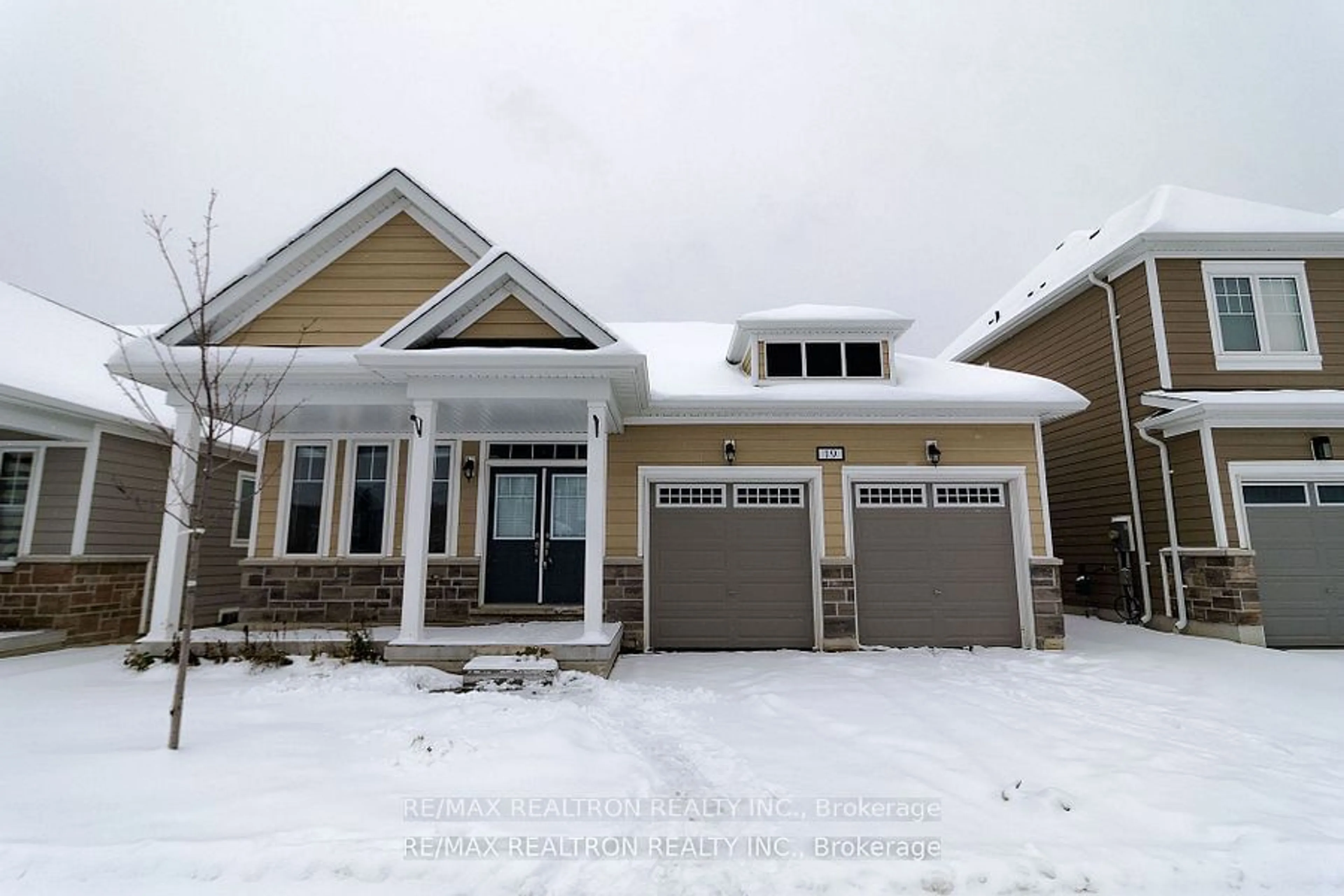 Home with vinyl exterior material, street for 19 Abby Dr, Wasaga Beach Ontario L9Z 0K1