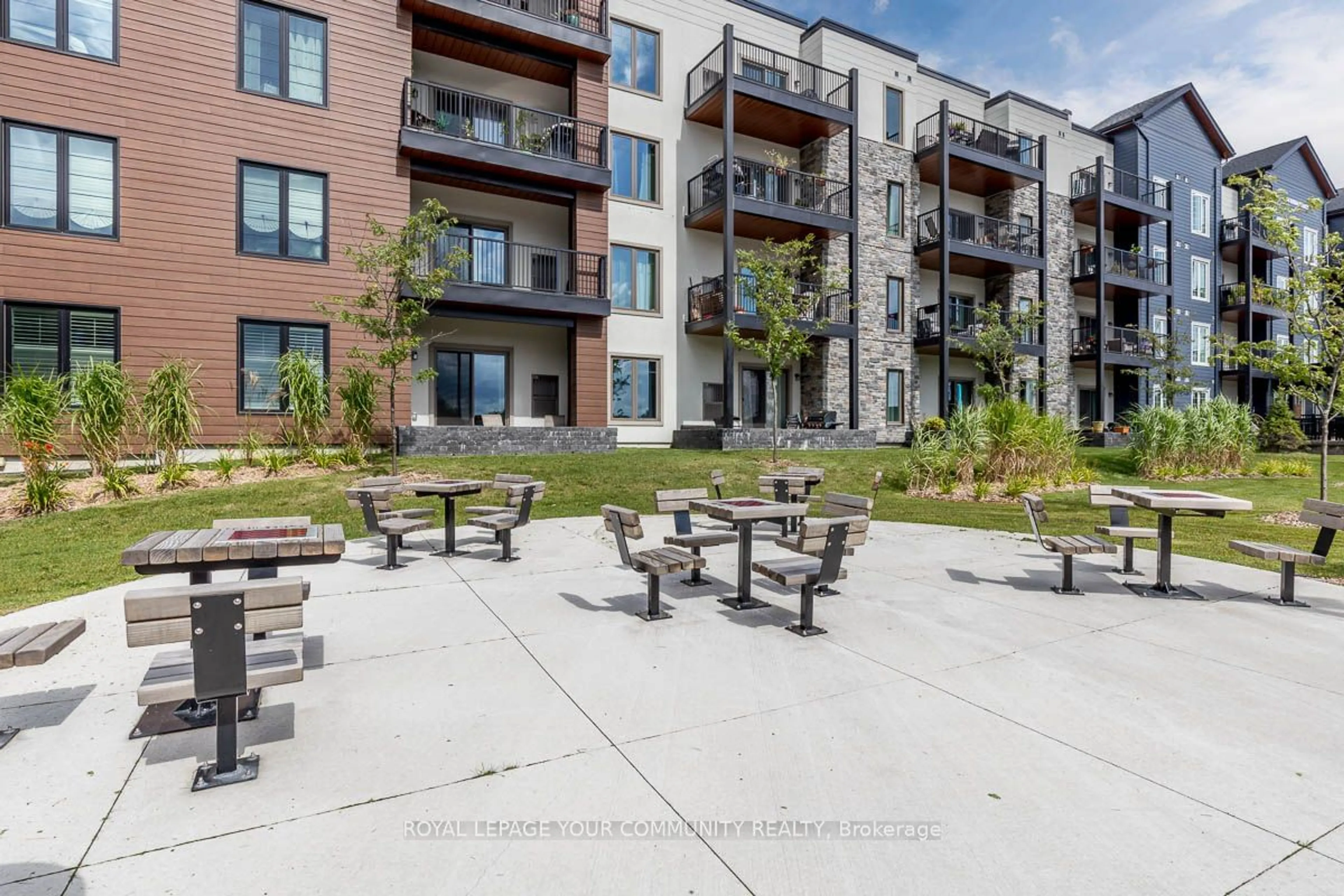 Patio, unknown for 54 Koda St #412, Barrie Ontario L9J 0J6