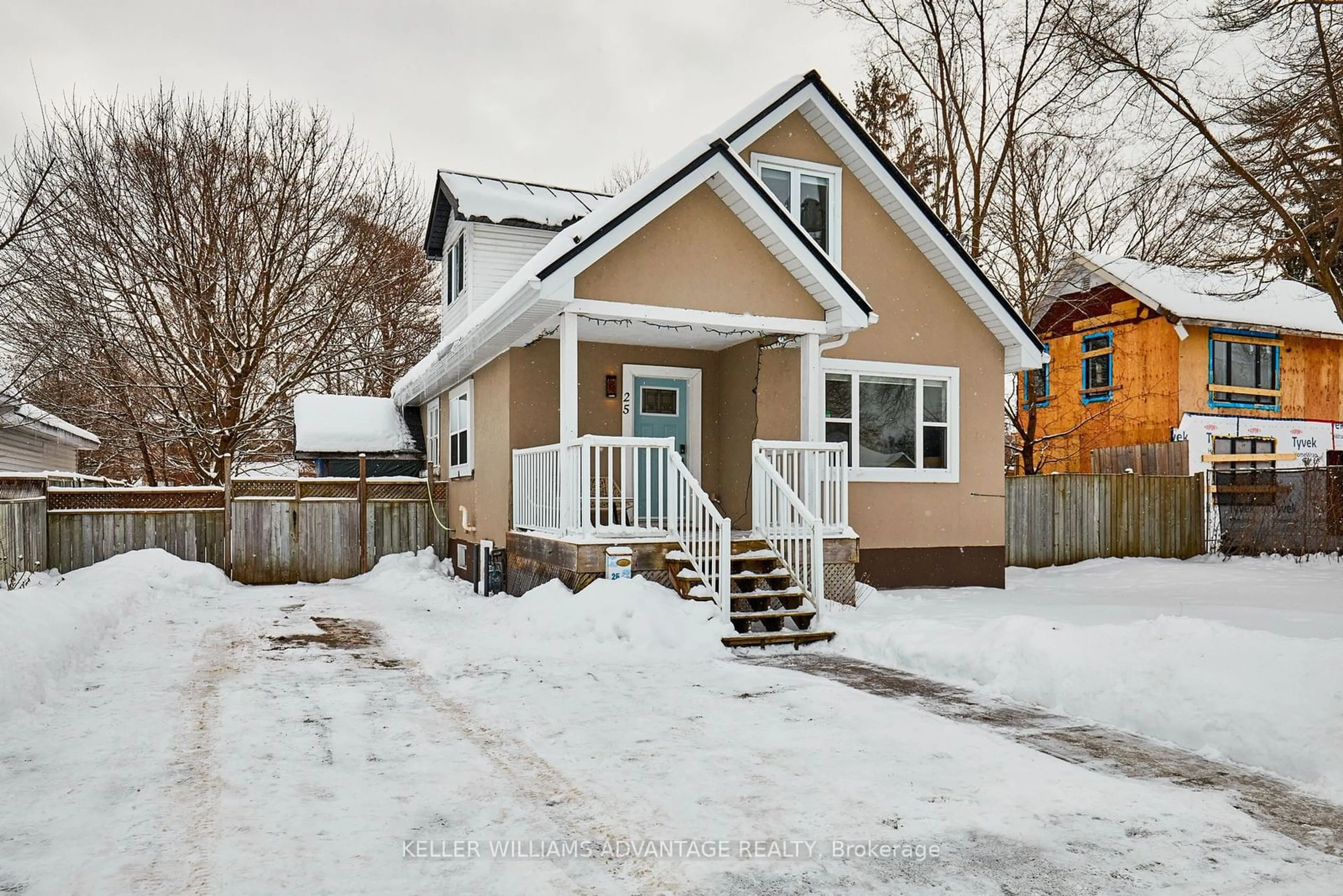 Home with brick exterior material, street for 25 Henry St, Barrie Ontario L4N 1C5