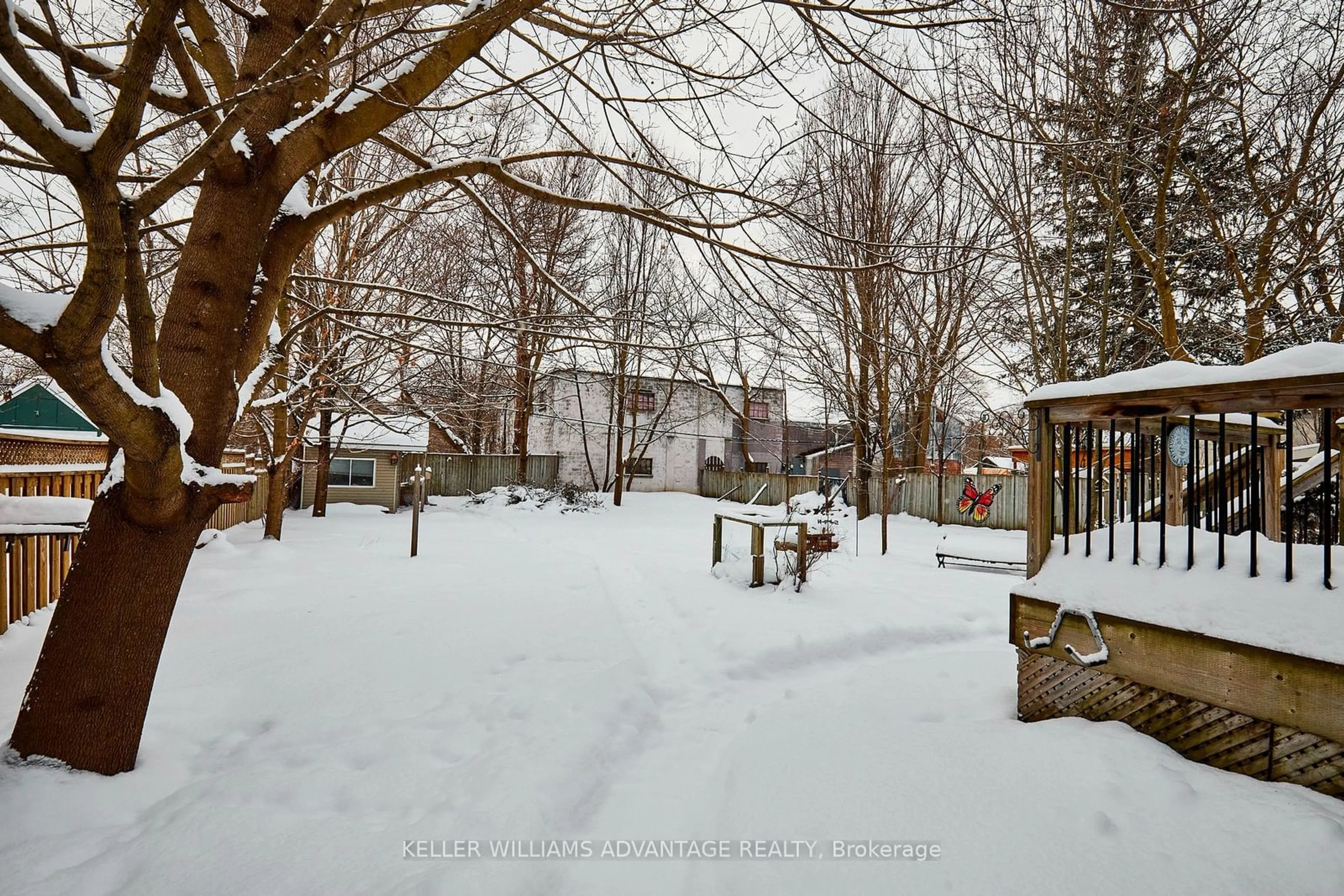 Patio, street for 25 Henry St, Barrie Ontario L4N 1C5