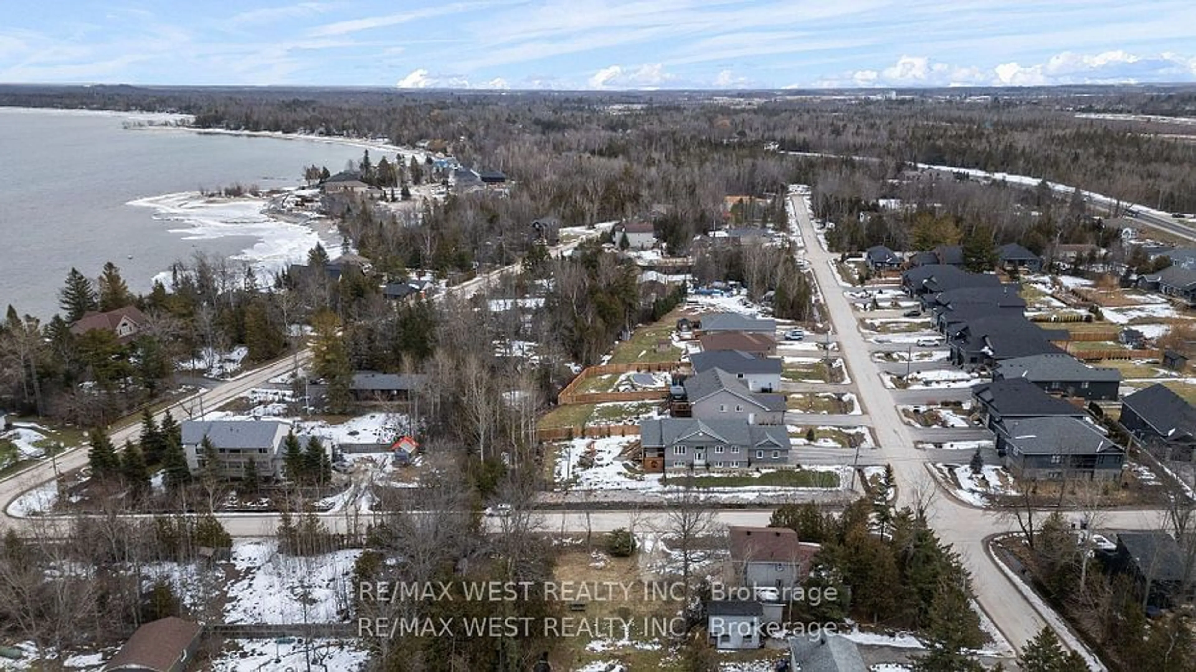 A pic from outside/outdoor area/front of a property/back of a property/a pic from drone, water/lake/river/ocean view for 30 Bayswater Dr, Wasaga Beach Ontario L9Z 2Y3