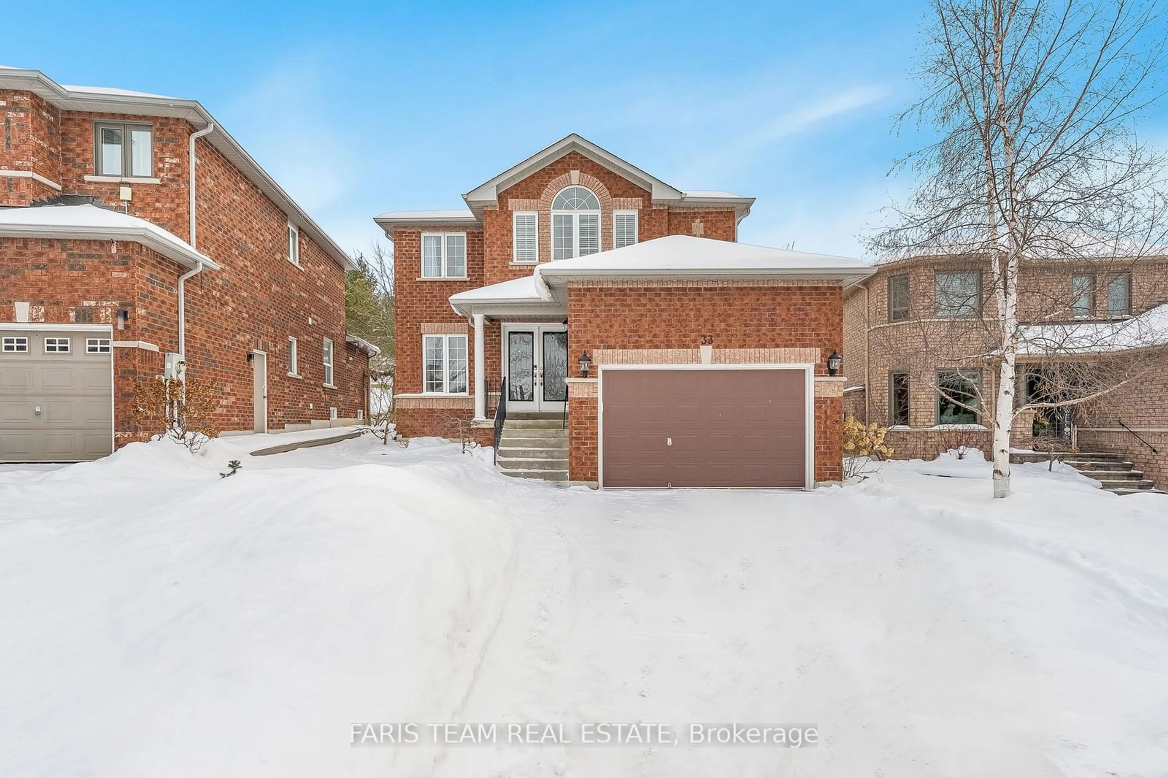 Home with brick exterior material, street for 33 Prince Of Wales Dr, Barrie Ontario L4N 0T2