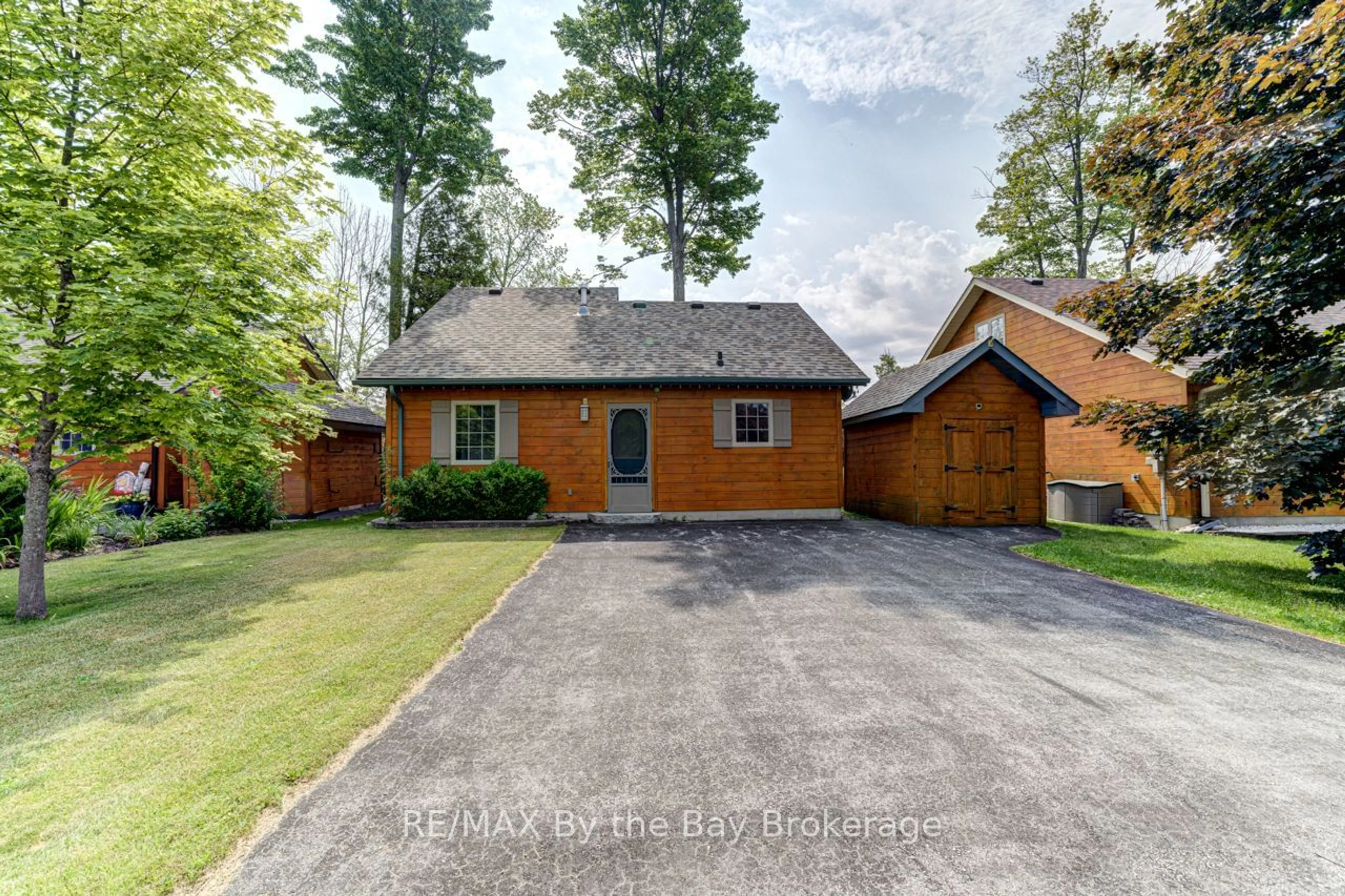 Home with brick exterior material, street for 19 Cabin Cres, Wasaga Beach Ontario L9Z 1X7