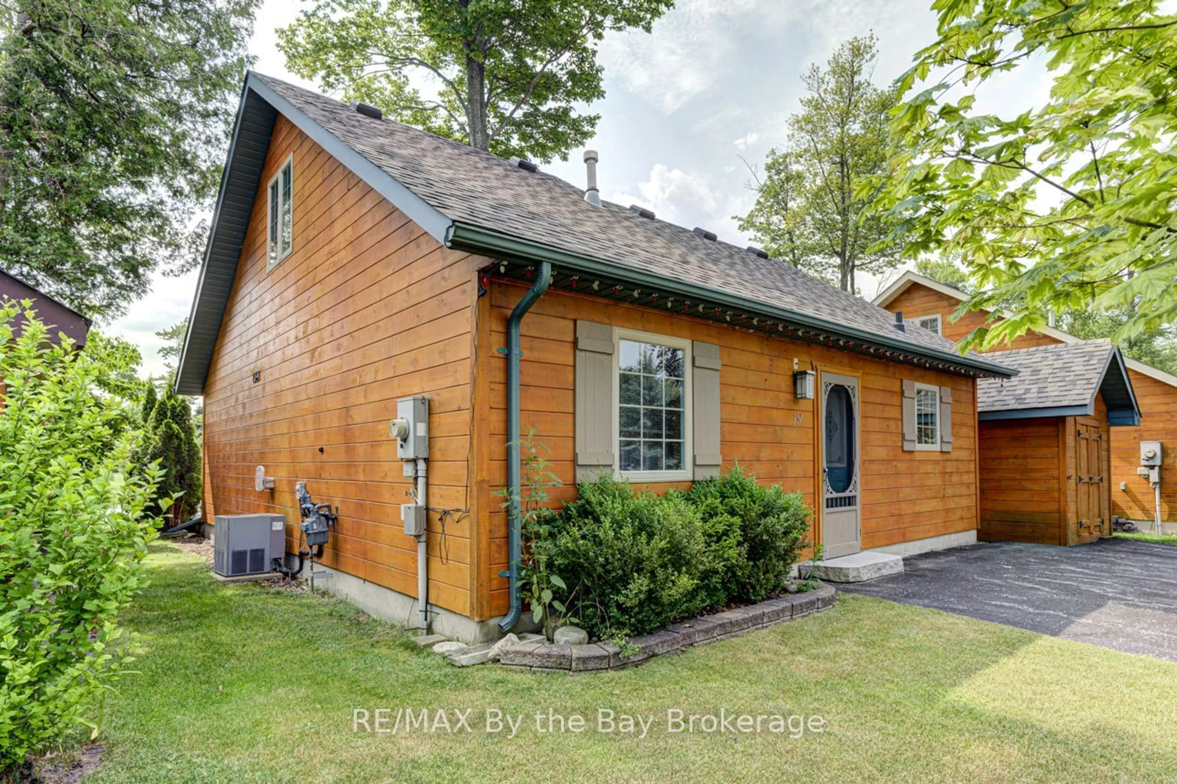 Unknown for 19 Cabin Cres, Wasaga Beach Ontario L9Z 1X7