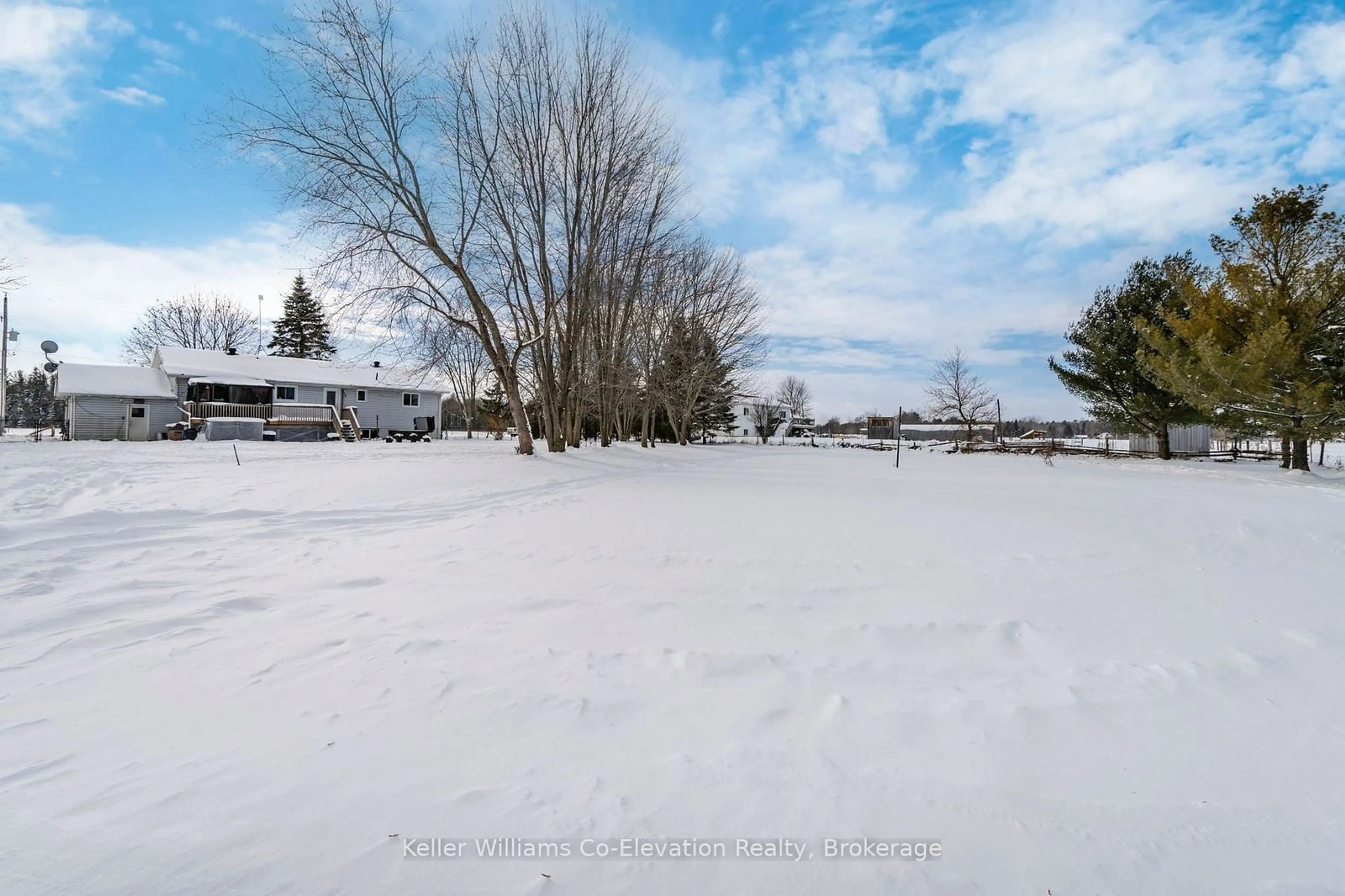 A pic from outside/outdoor area/front of a property/back of a property/a pic from drone, street for 169 Switzer St, Clearview Ontario L0M 1N0