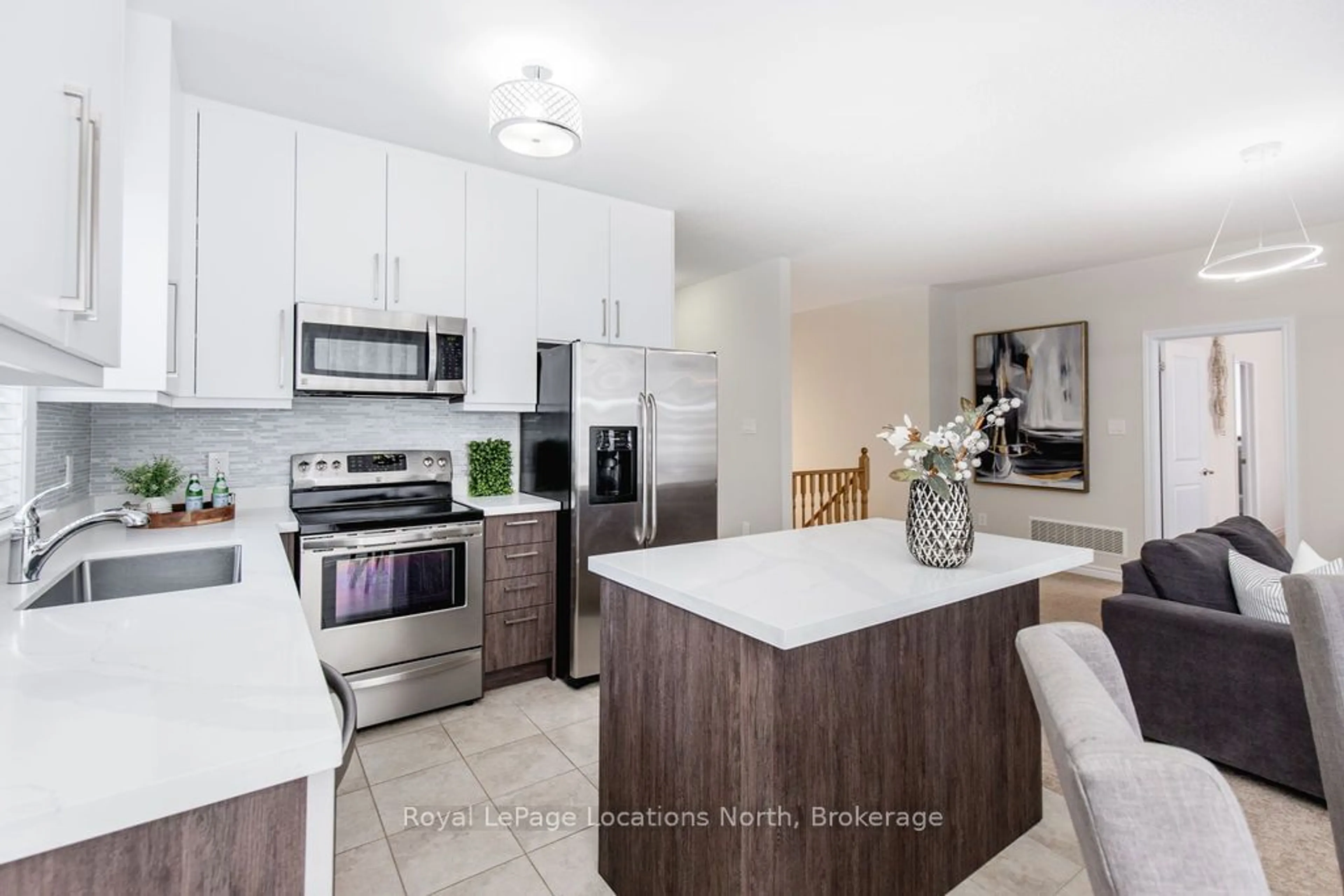 Open concept kitchen, unknown for 47 ALLEGRA Dr, Wasaga Beach Ontario L9Z 0H1