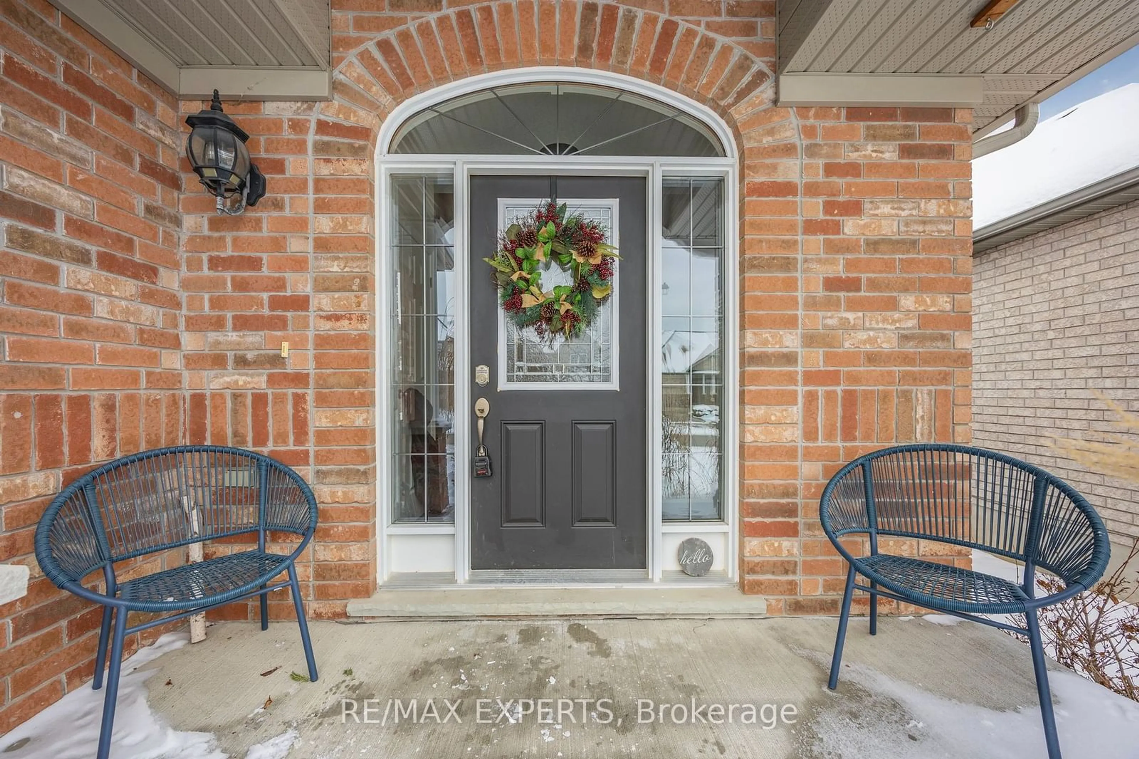 Indoor entryway for 10 Davis St, Collingwood Ontario L9Y 0C9