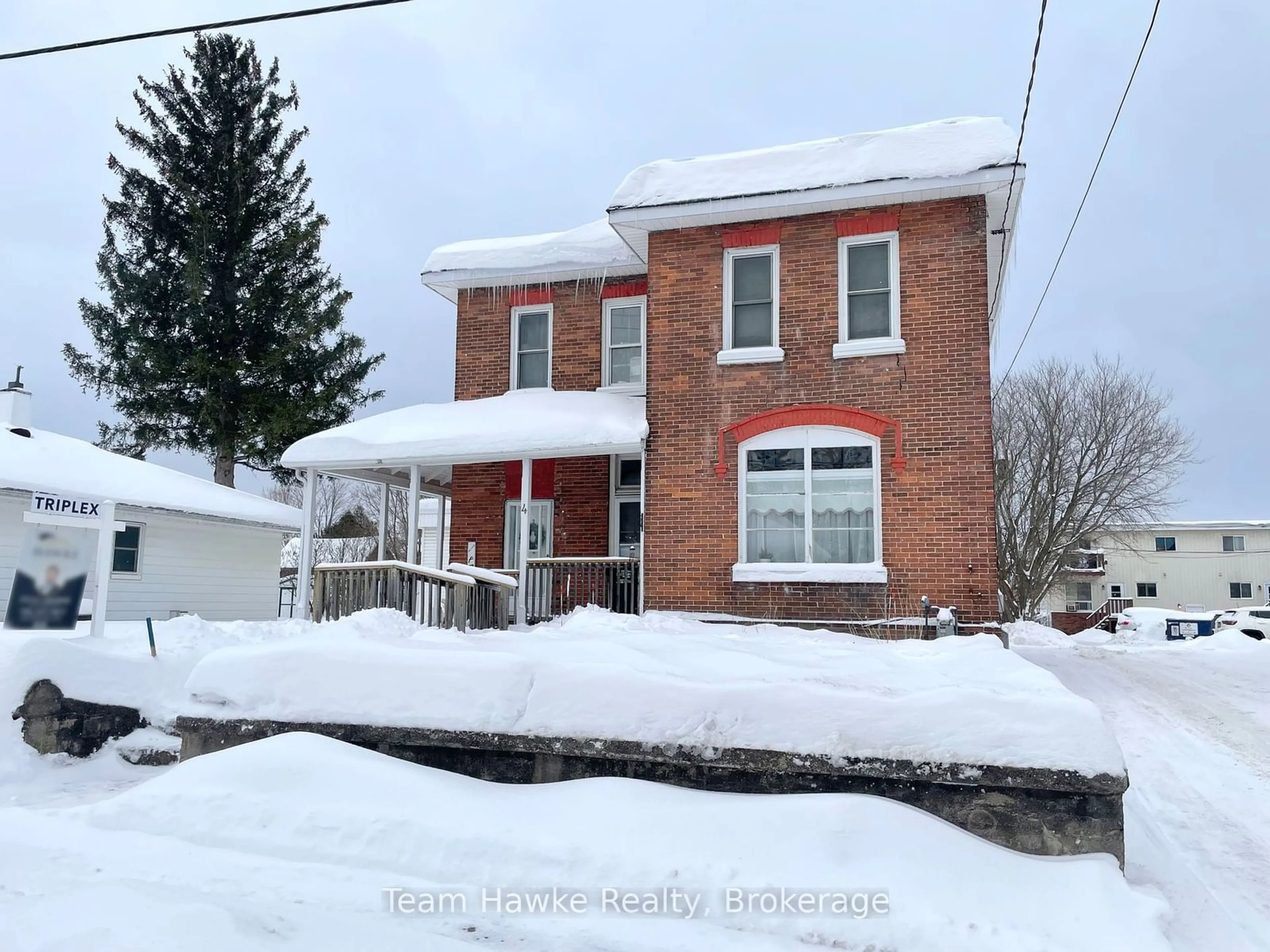 A pic from outside/outdoor area/front of a property/back of a property/a pic from drone, street for 4 MARIA St, Penetanguishene Ontario L9M 1L6