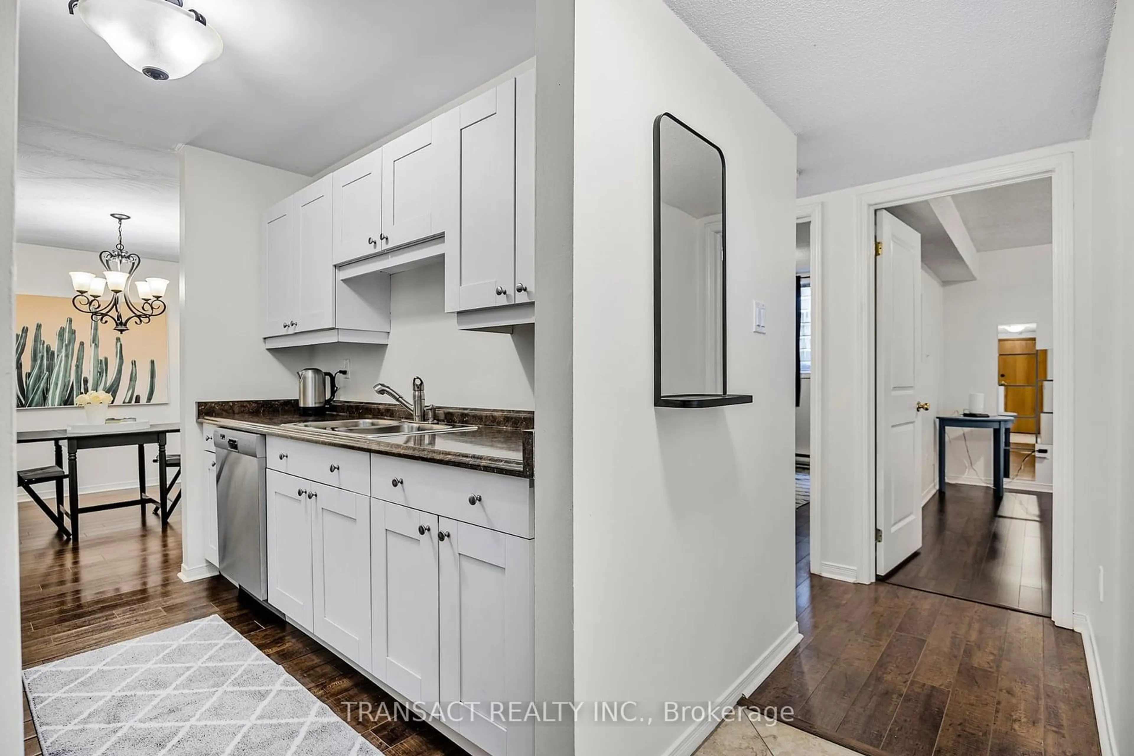 Standard kitchen, unknown for 25 Meadow Lane #108, Barrie Ontario L4N 7K2