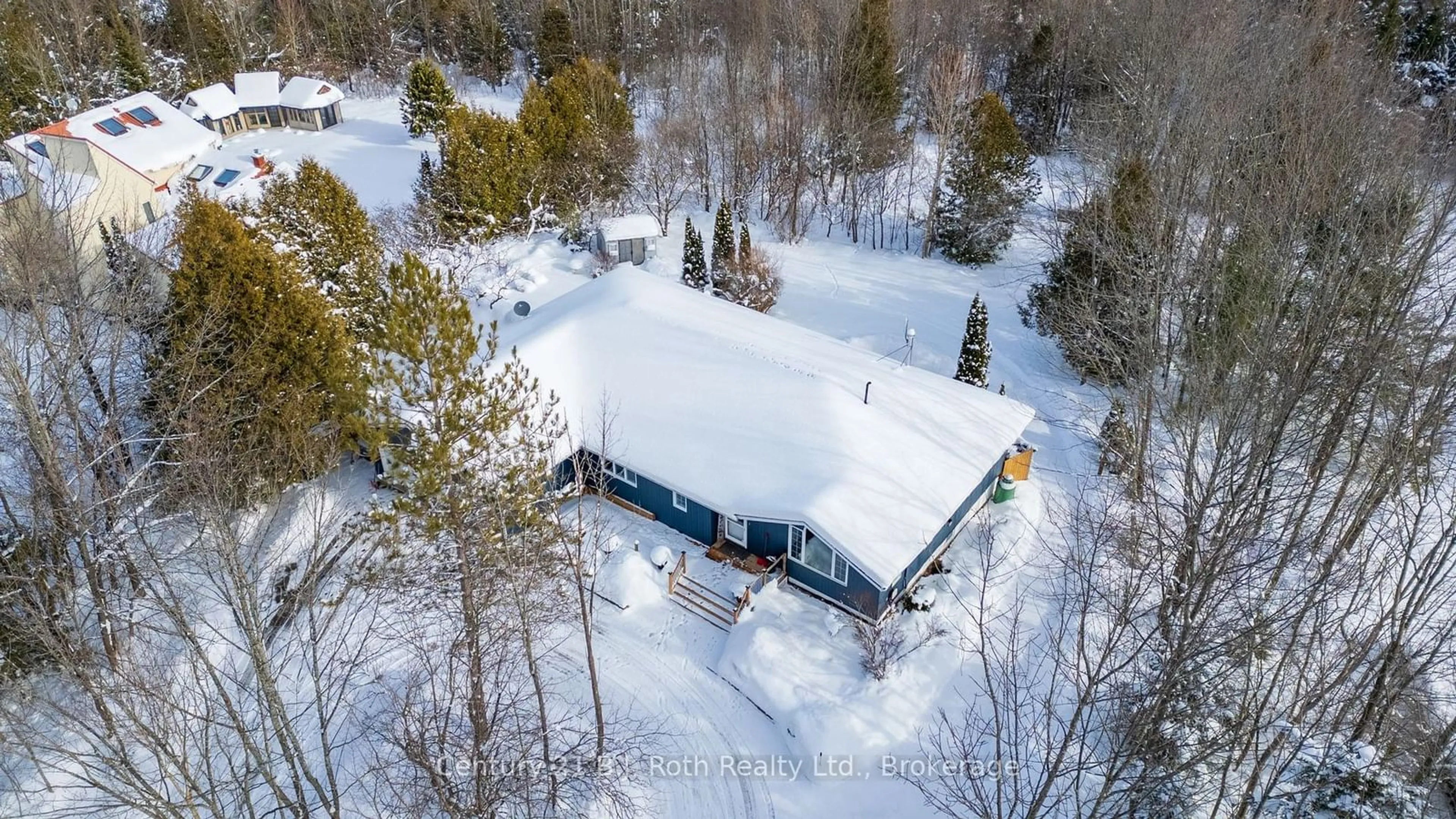 A pic from outside/outdoor area/front of a property/back of a property/a pic from drone, unknown for 235 MEDONTE  2 Sdrd, Oro-Medonte Ontario L0K 1E0