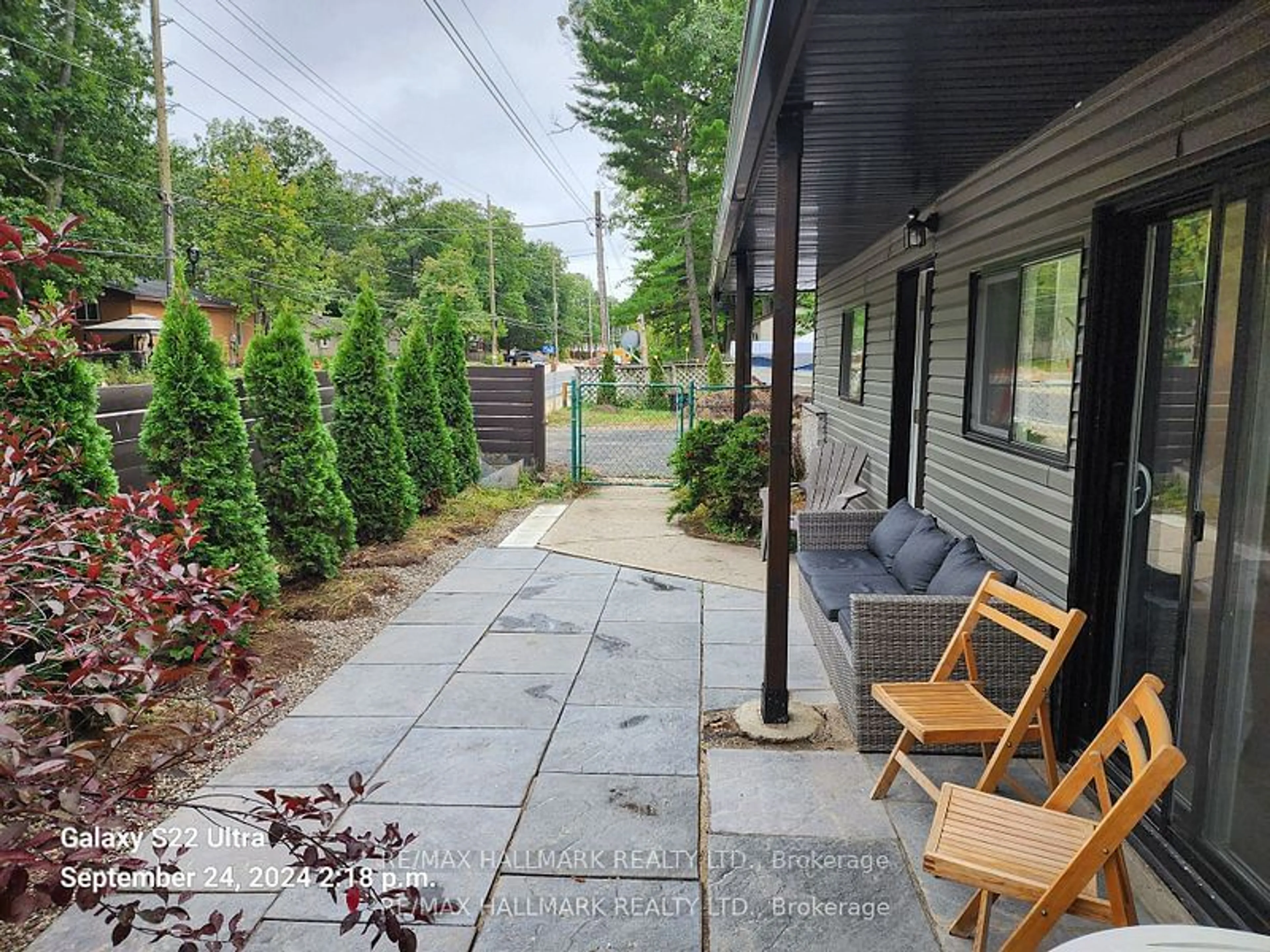 Patio, street for 1560 River Rd, Wasaga Beach Ontario L9Z 2W4