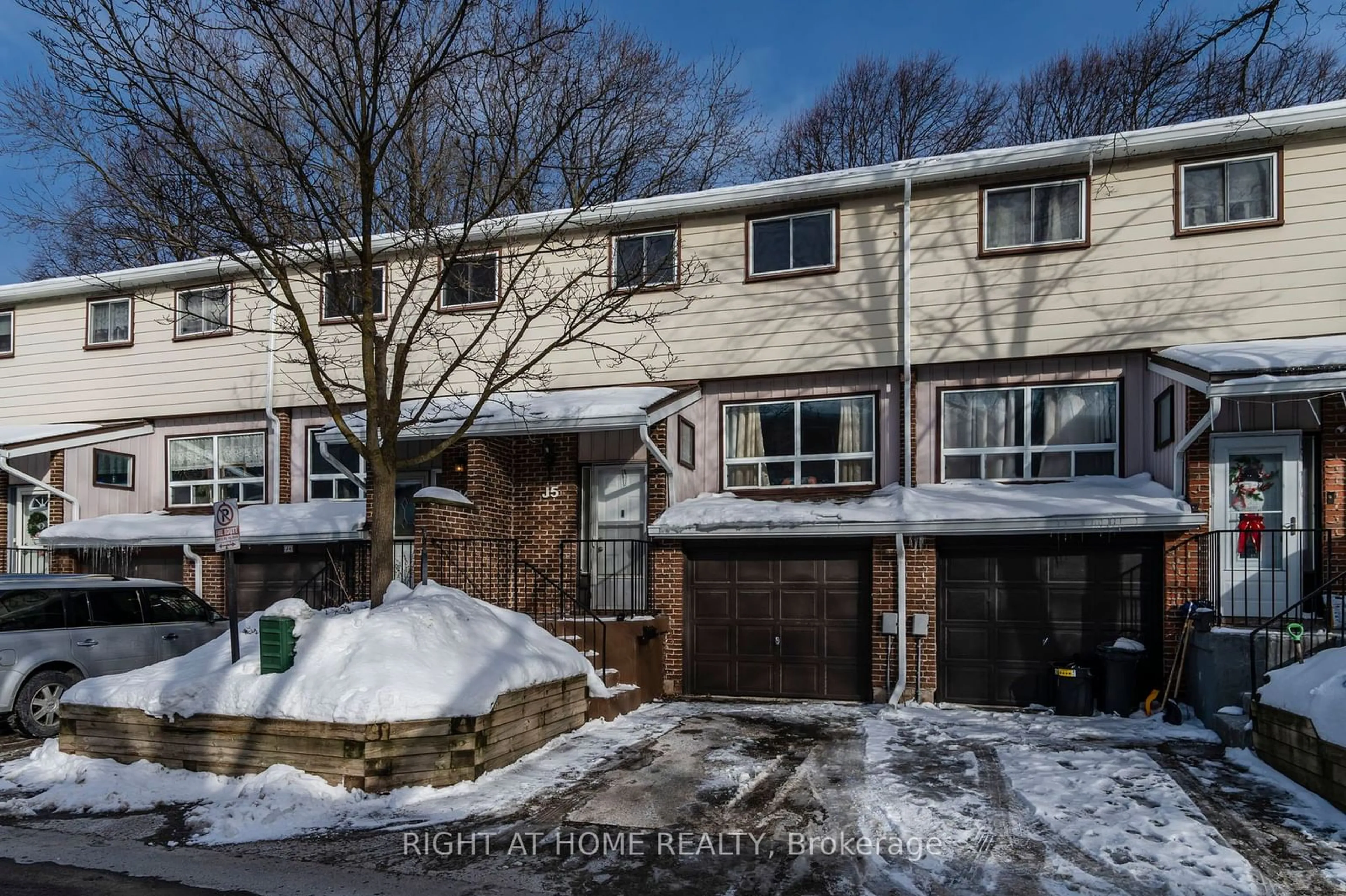 A pic from outside/outdoor area/front of a property/back of a property/a pic from drone, street for 63 Ferris Lane #J5, Barrie Ontario L4M 5C4