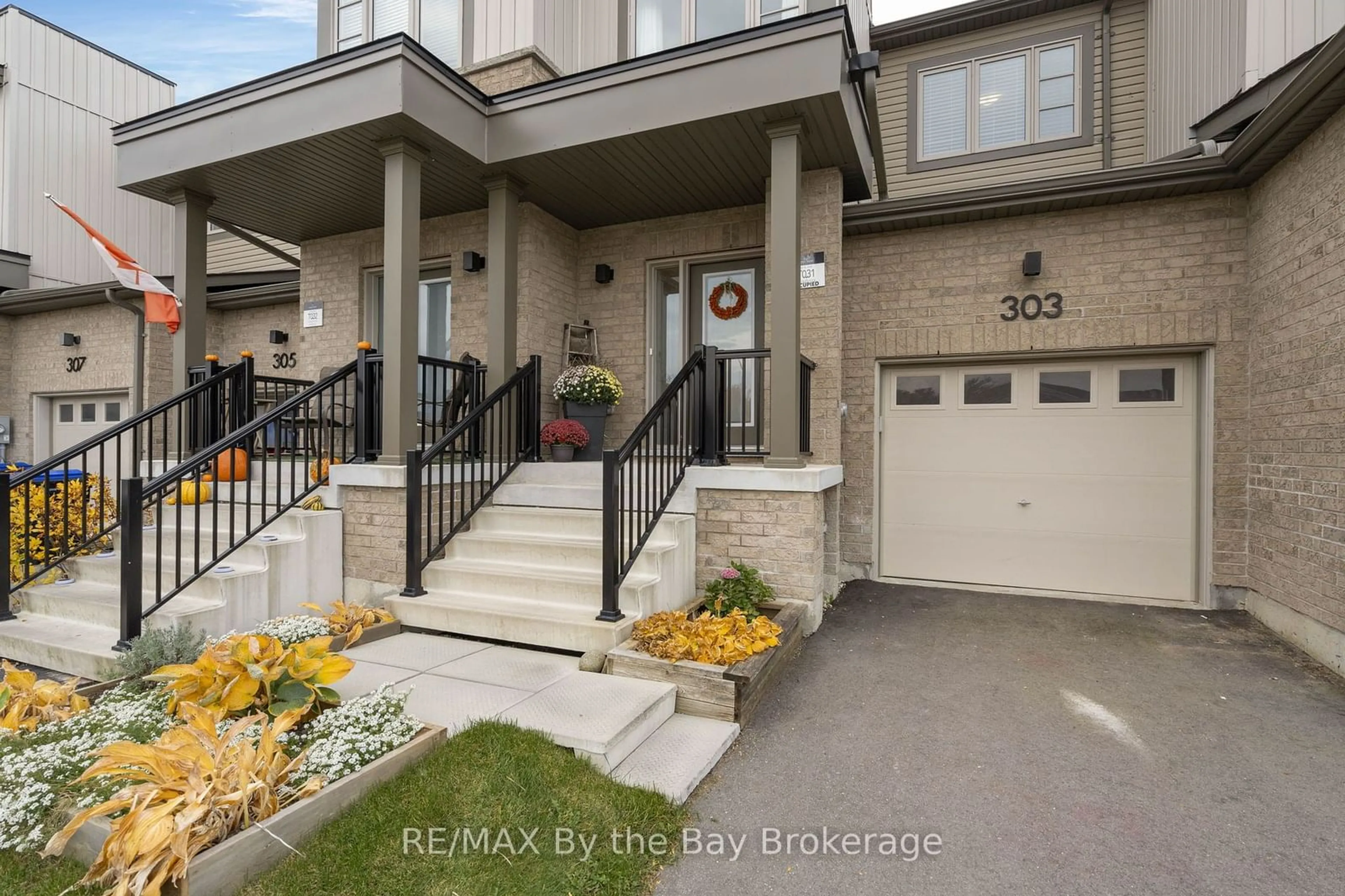 Indoor entryway for 303 Atkinson St, Clearview Ontario L0M 1S0