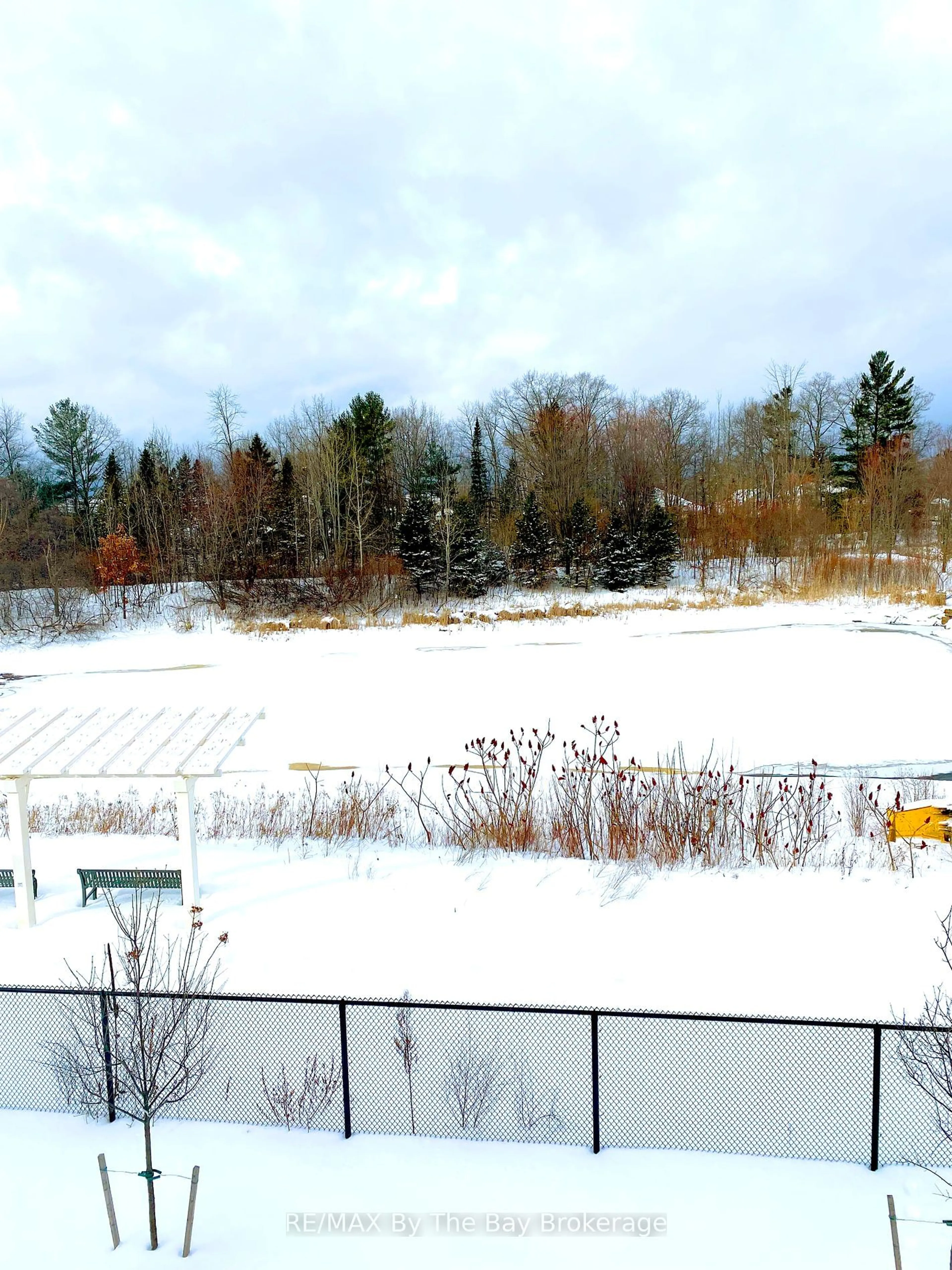 A pic from outside/outdoor area/front of a property/back of a property/a pic from drone, water/lake/river/ocean view for 18 Little River, Wasaga Beach Ontario L9Z 2L5