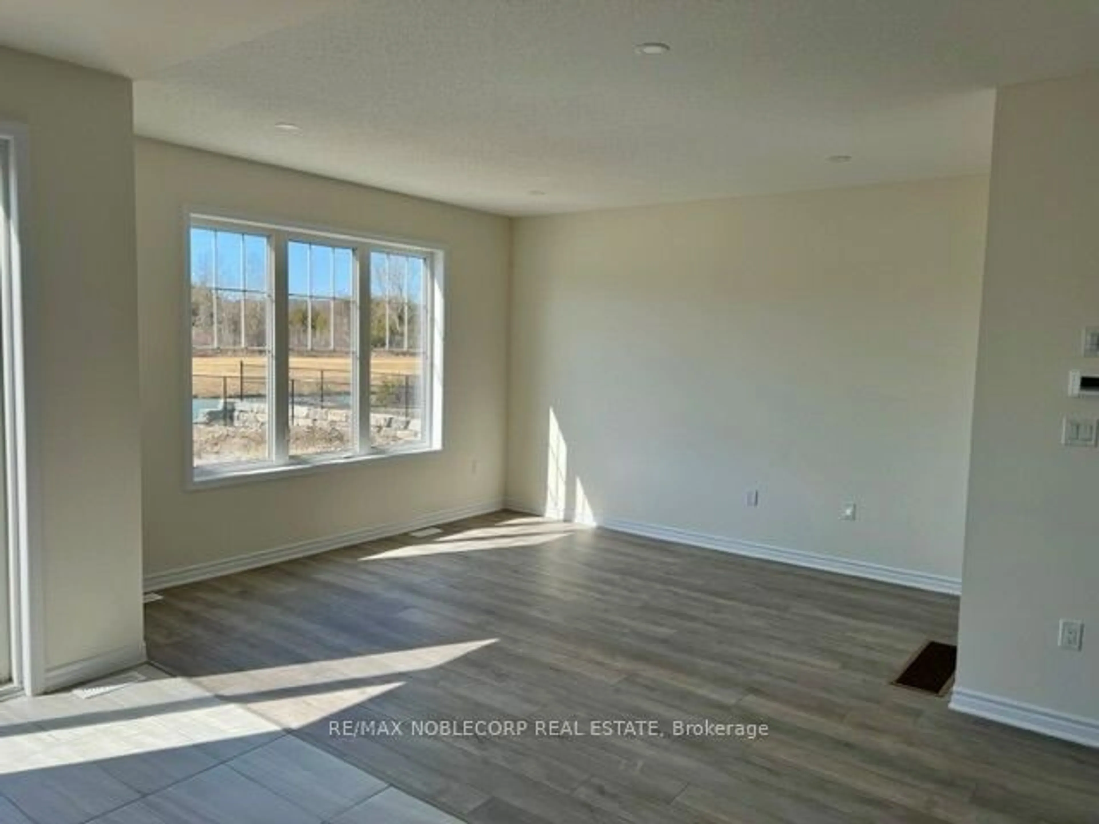 A pic of a room for 27 Abby Dr, Wasaga Beach Ontario L9Z 0K1